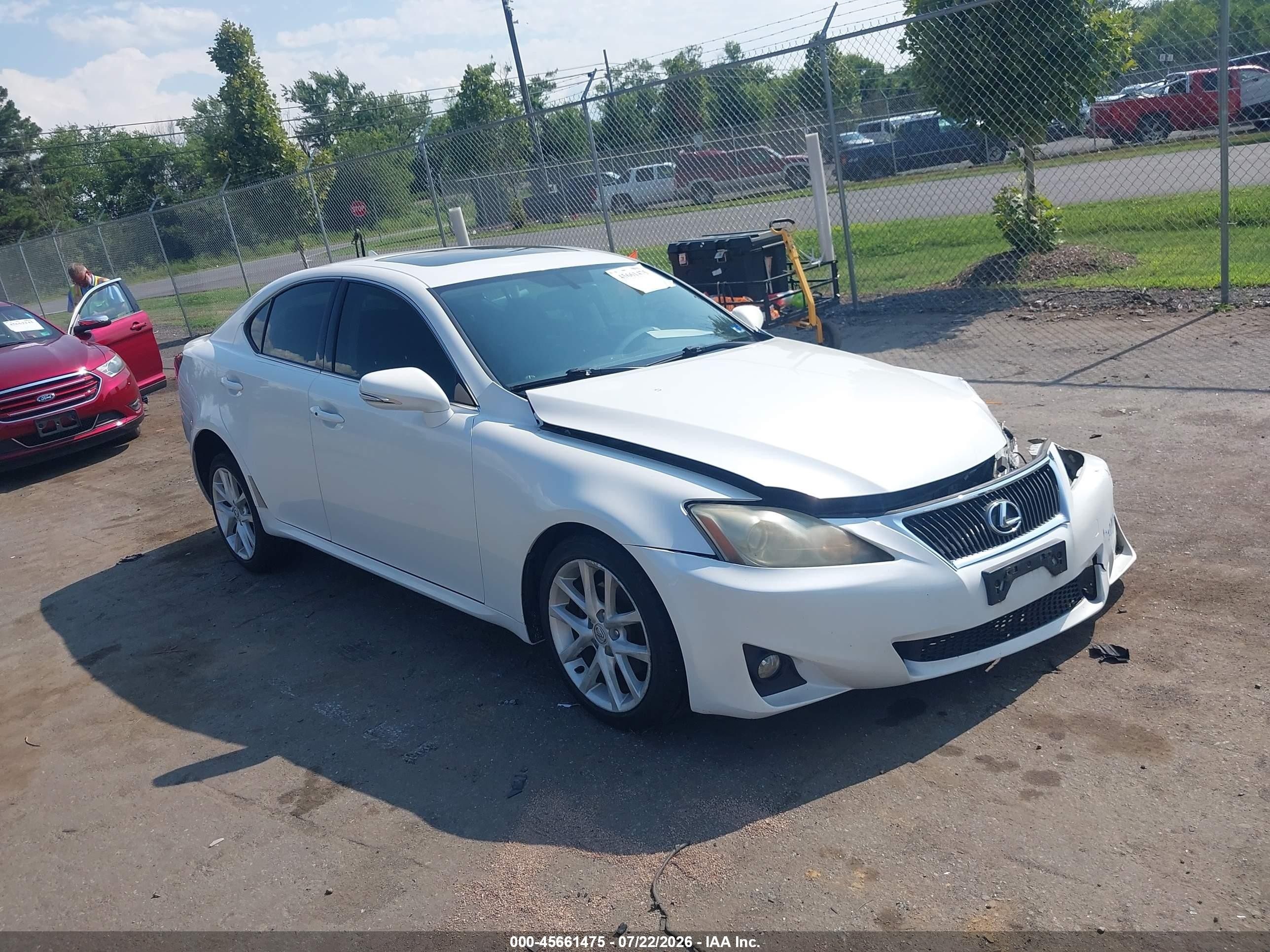2011 Lexus IS 250, VIN JTHCF5C26B5045812 — Перед