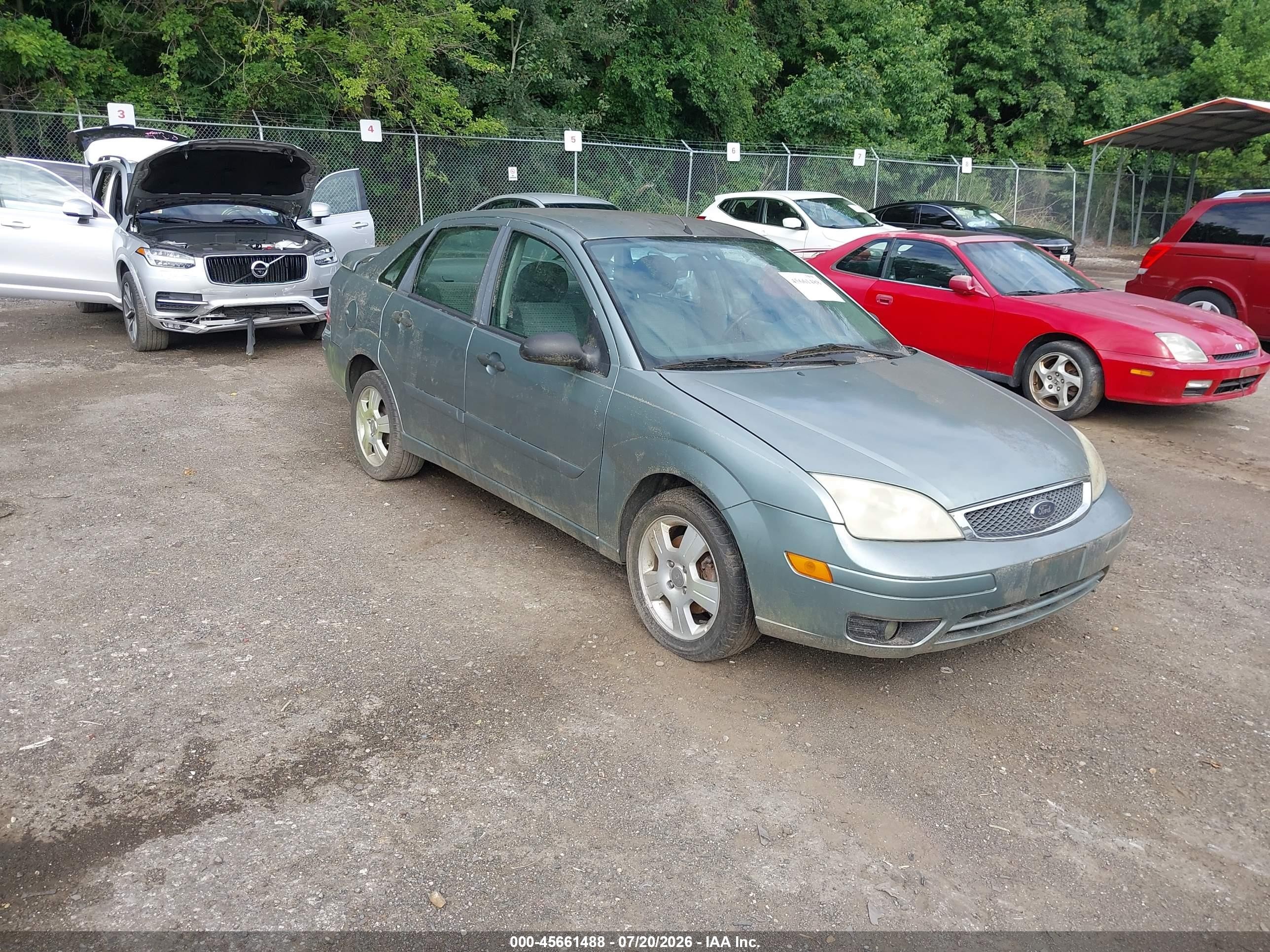 2005 Ford Focus S, VIN 1FAFP34N65W148144 — Normal wear