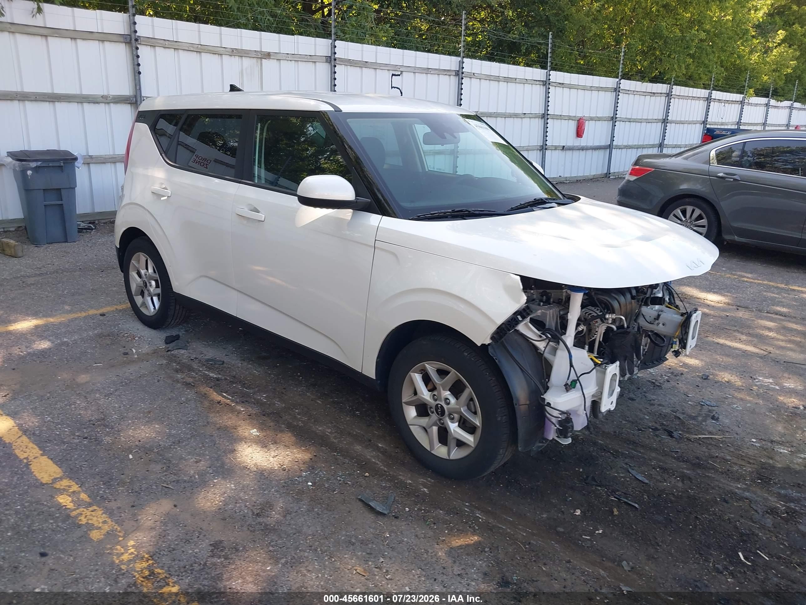 2022 Kia Soul LX, VIN KNDJ23AU8N7181977 — Front end