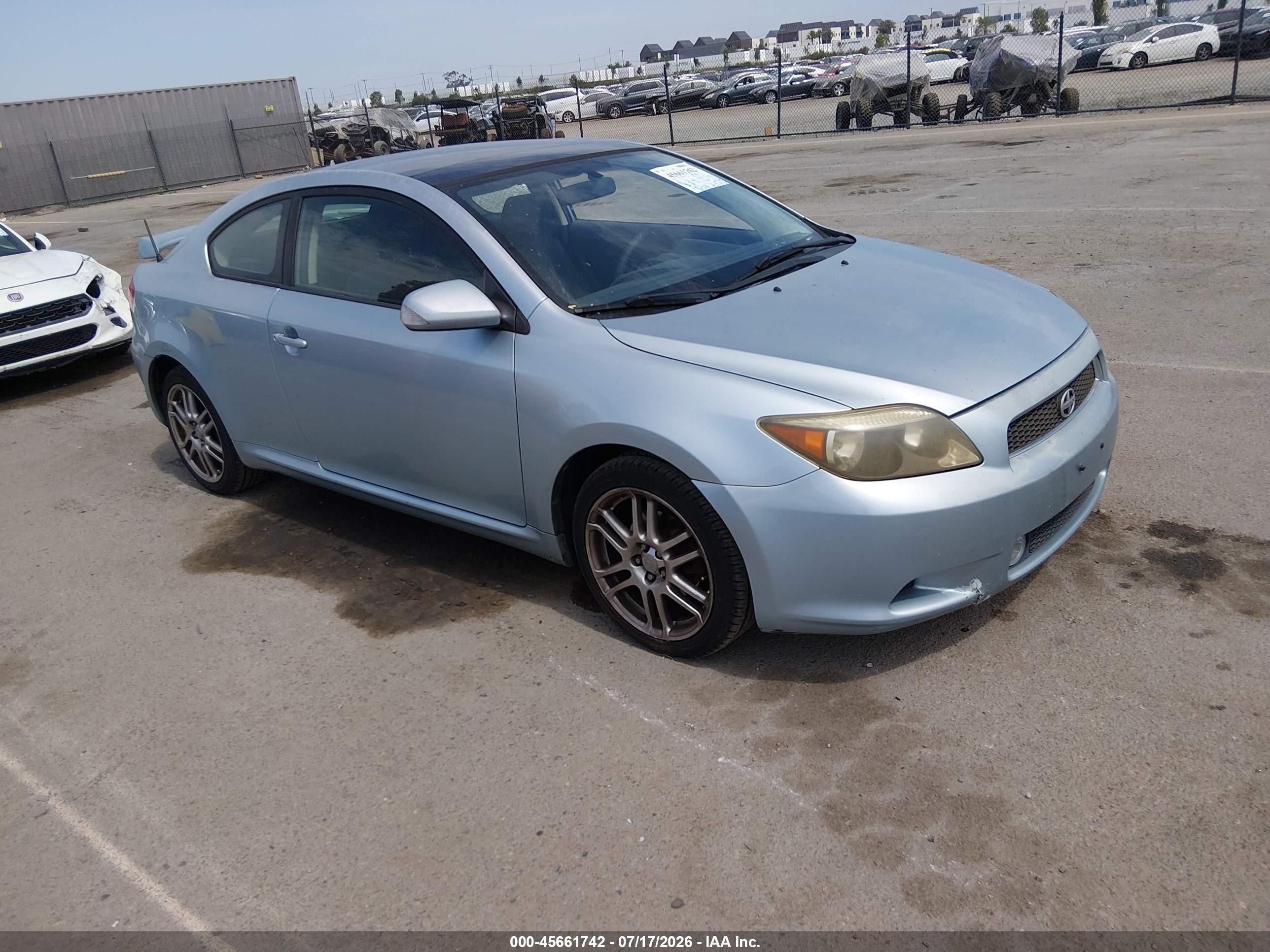 2006 Scion tC, VIN JTKDE177X60130915 — Side