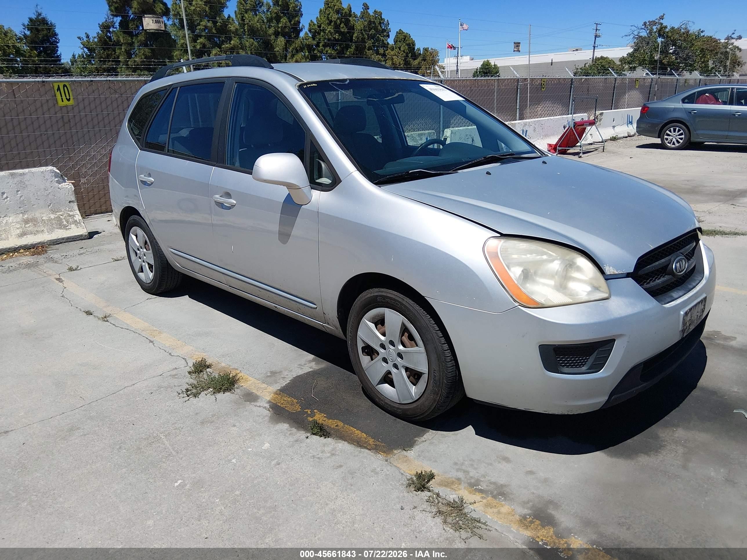 2009 Kia Rondo LX, VIN KNAFG528097266299 — Normal wear