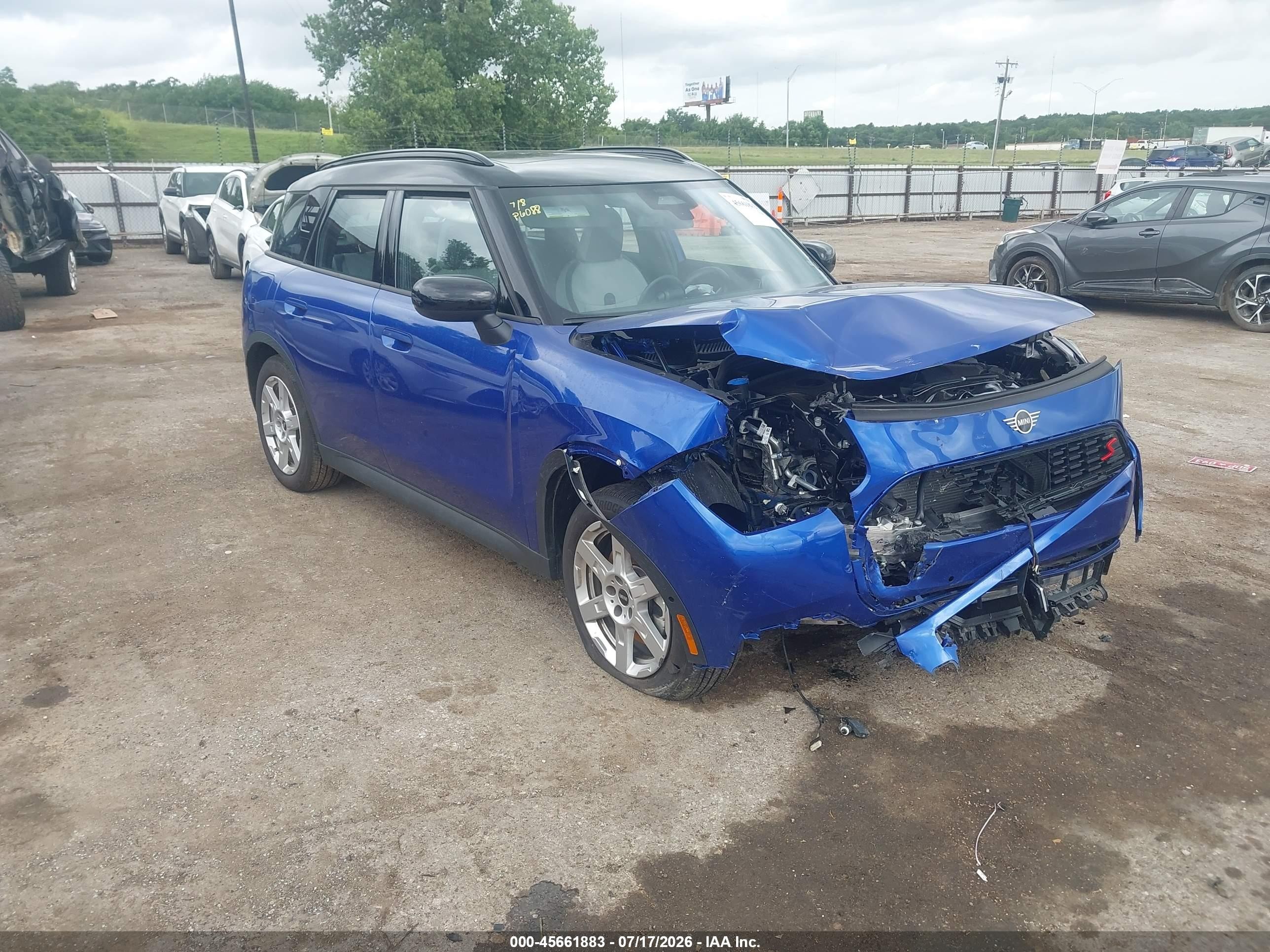 2026 MINI Countryman S, VIN WMZ23GA09T7V29868 — Перед