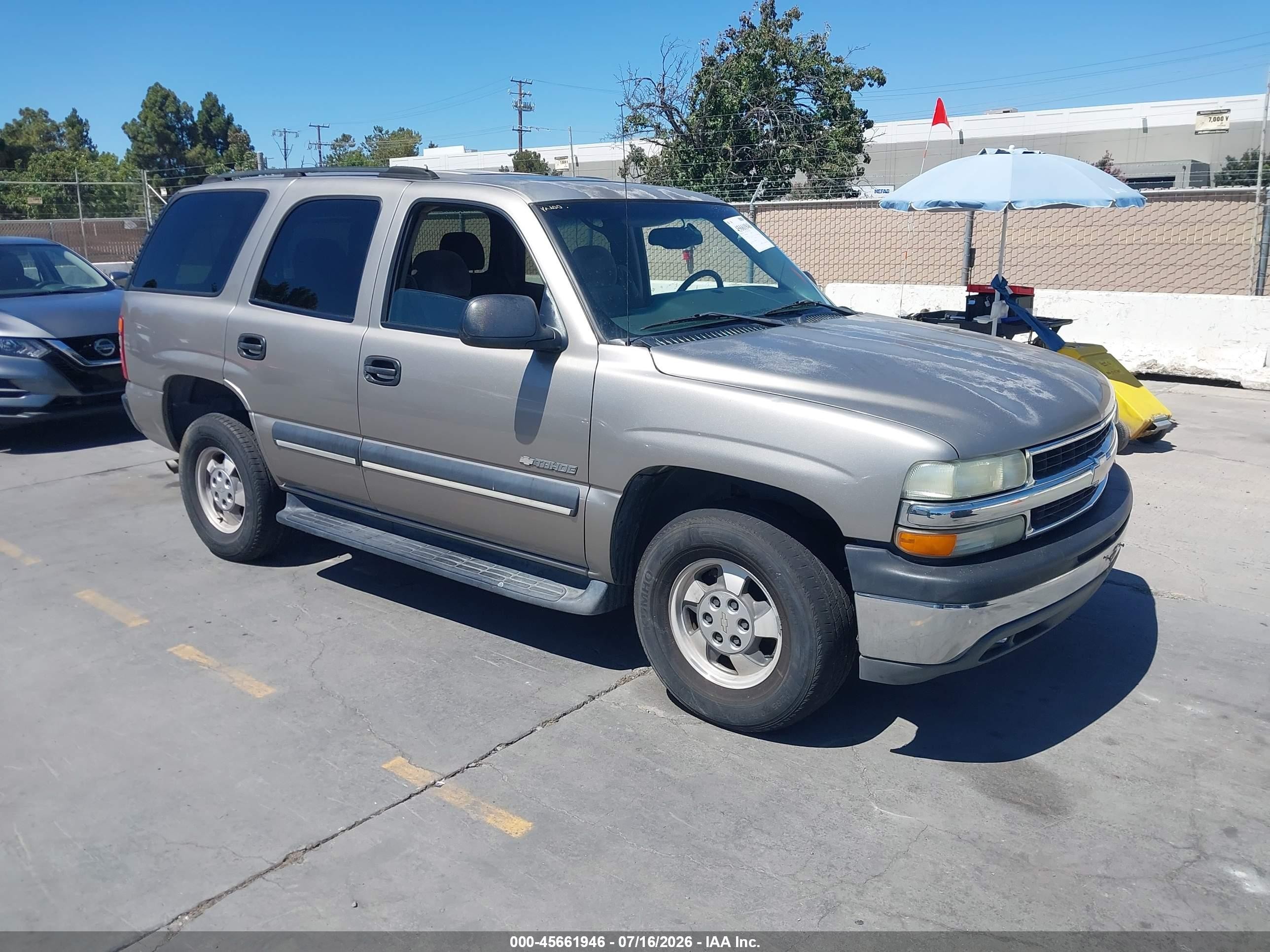 2003 Chevrolet Tahoe LS, VIN 1GNEC13V63J195229 — Normal wear