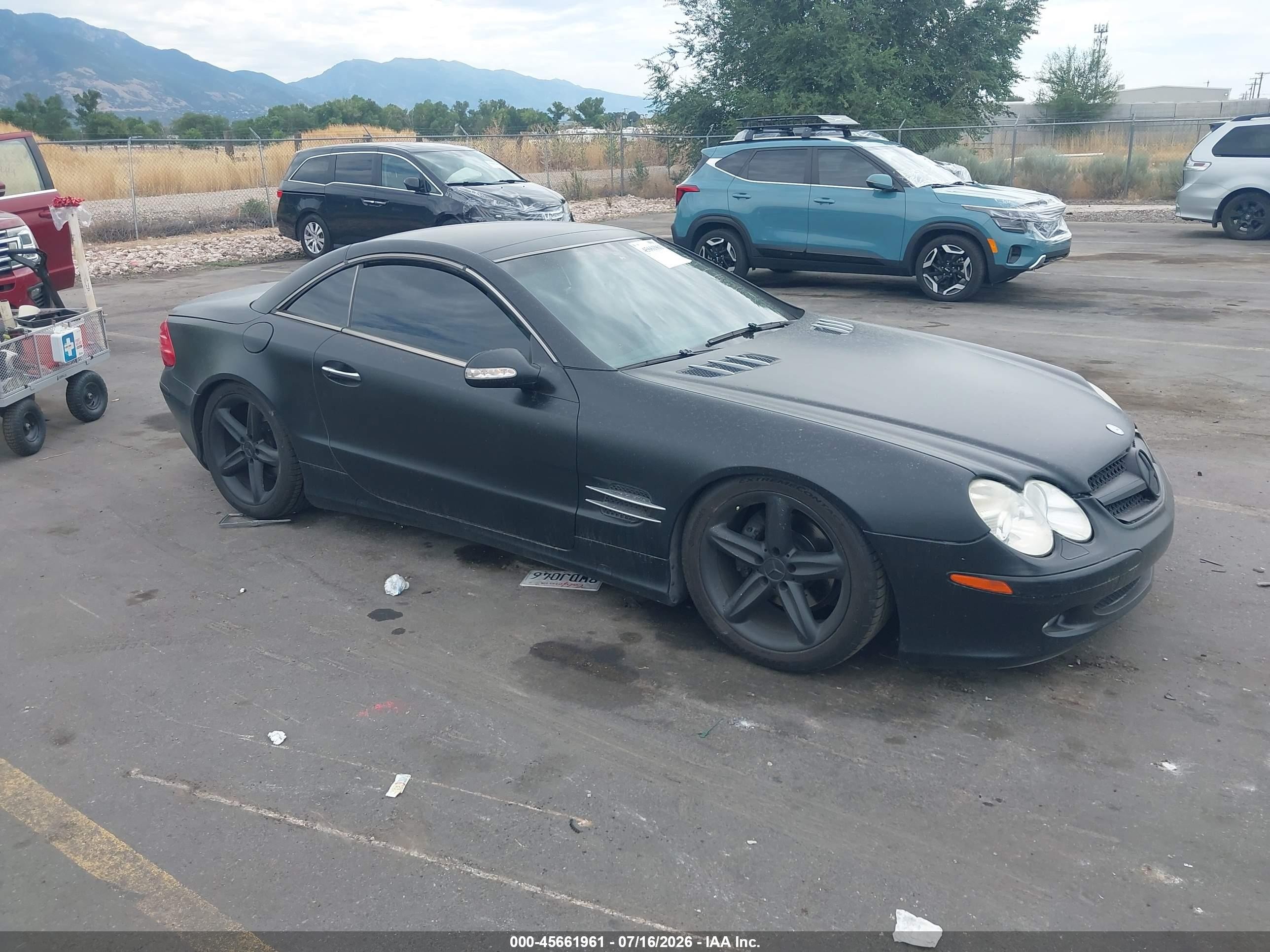 2005 Mercedes-Benz SL 500, VIN WDBSK75F75F100754 — Normal wear