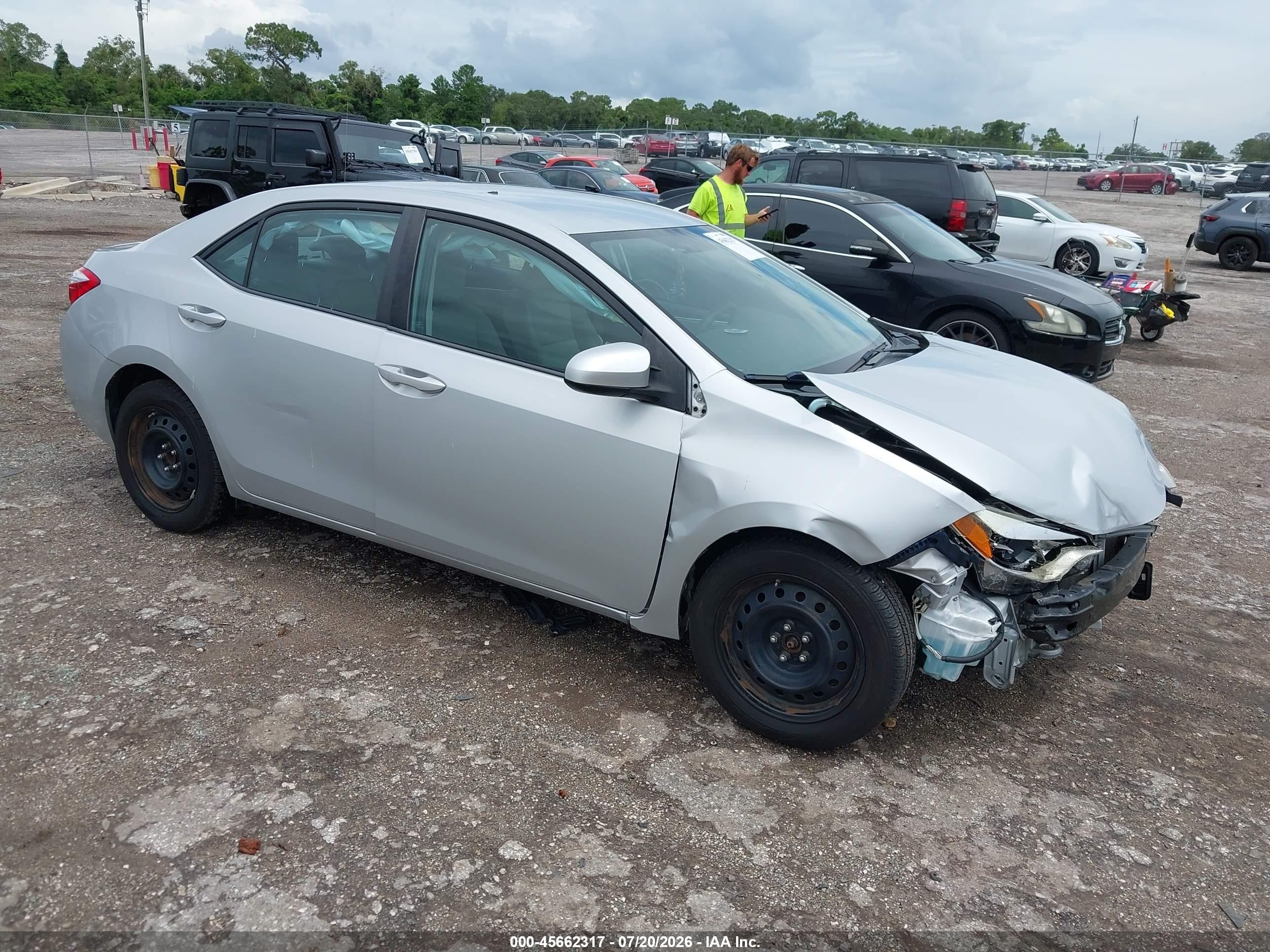2016 Toyota Corolla LE, VIN 2T1BURHE1GC599489 — Front end