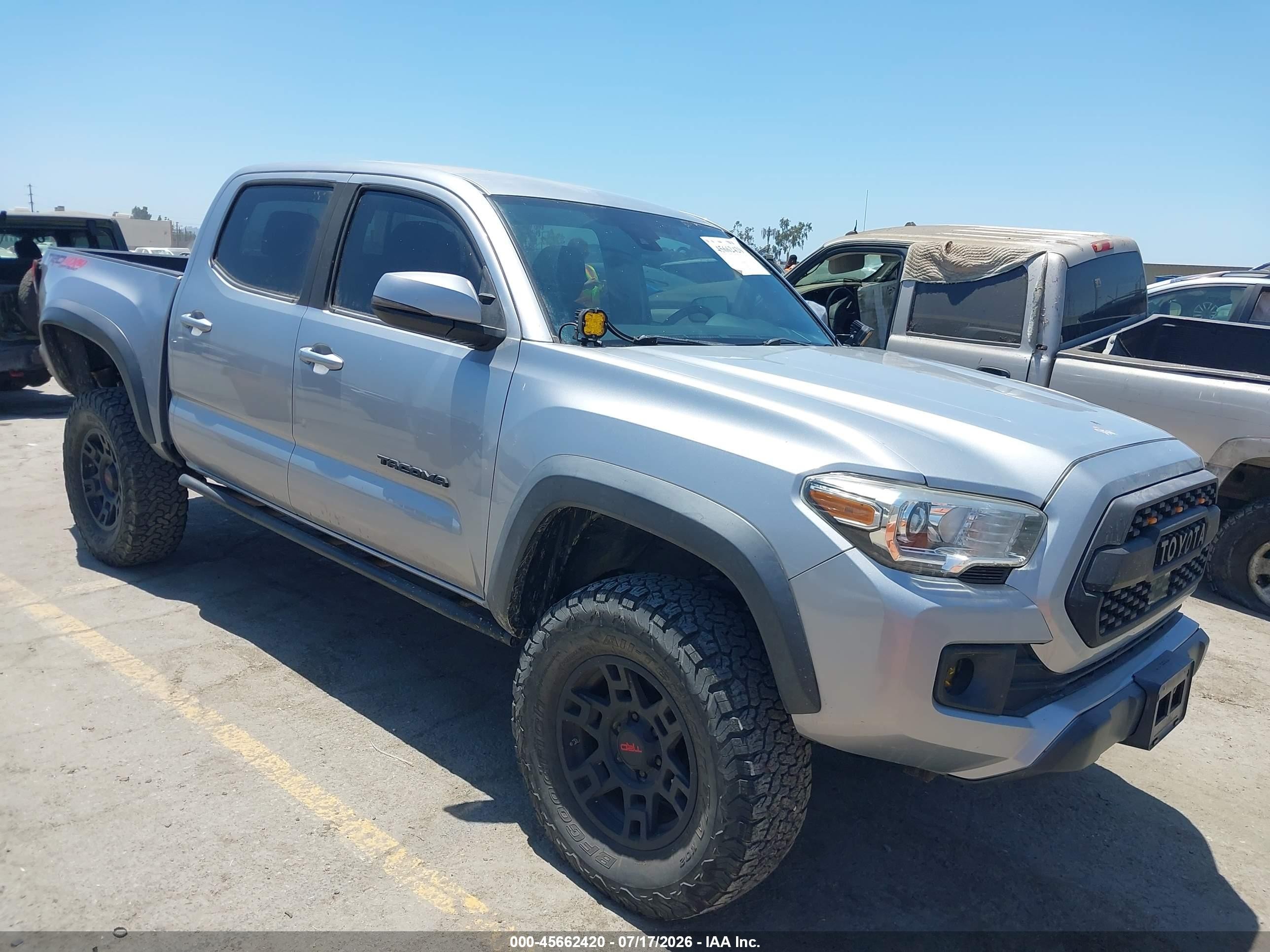 2019 Toyota Tacoma TRD Off Road, VIN 3TMCZ5AN1KM223867 — Rear end