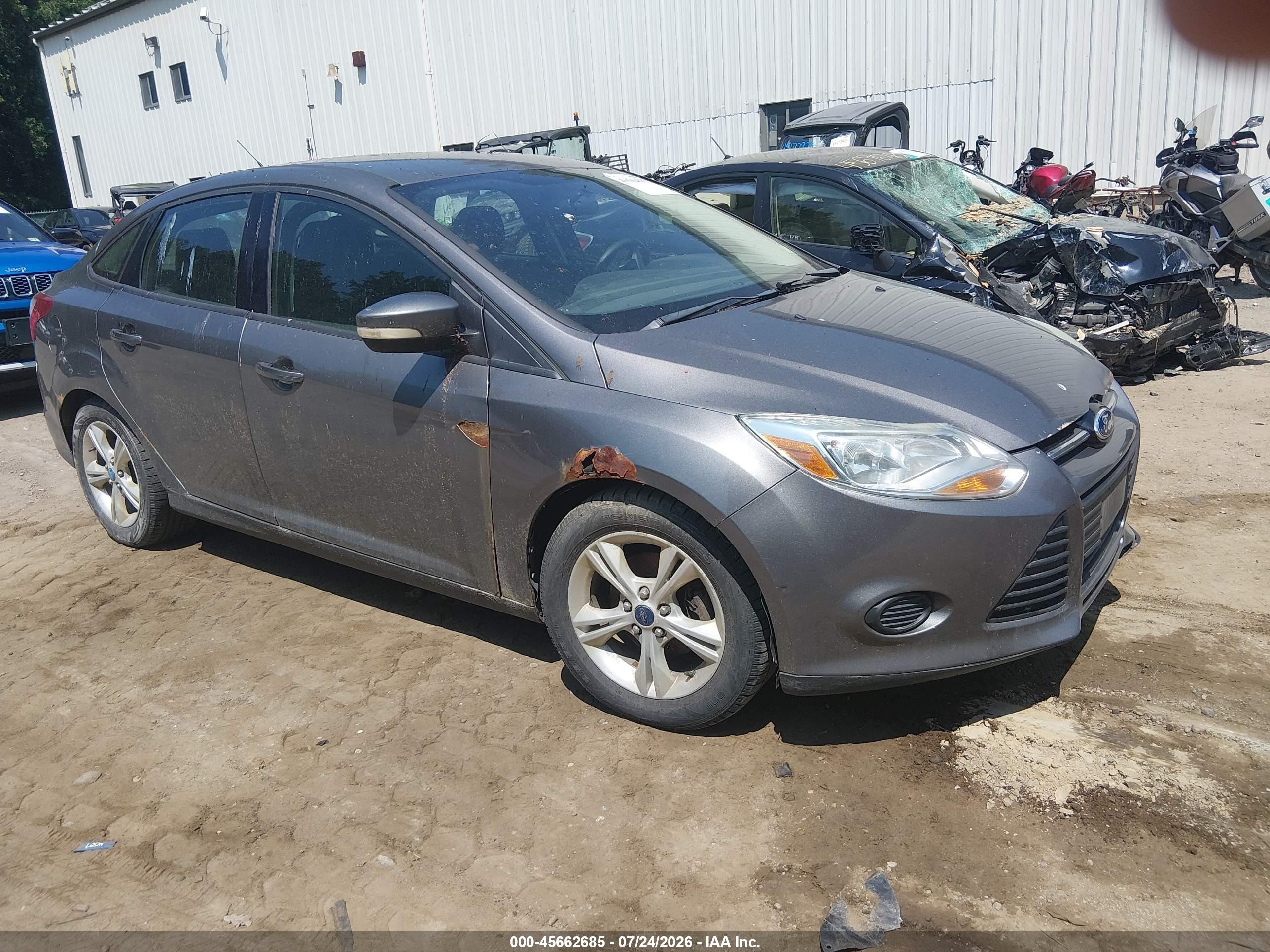 2013 Ford Focus SE, VIN 1FADP3F23DL258076 — Normal wear