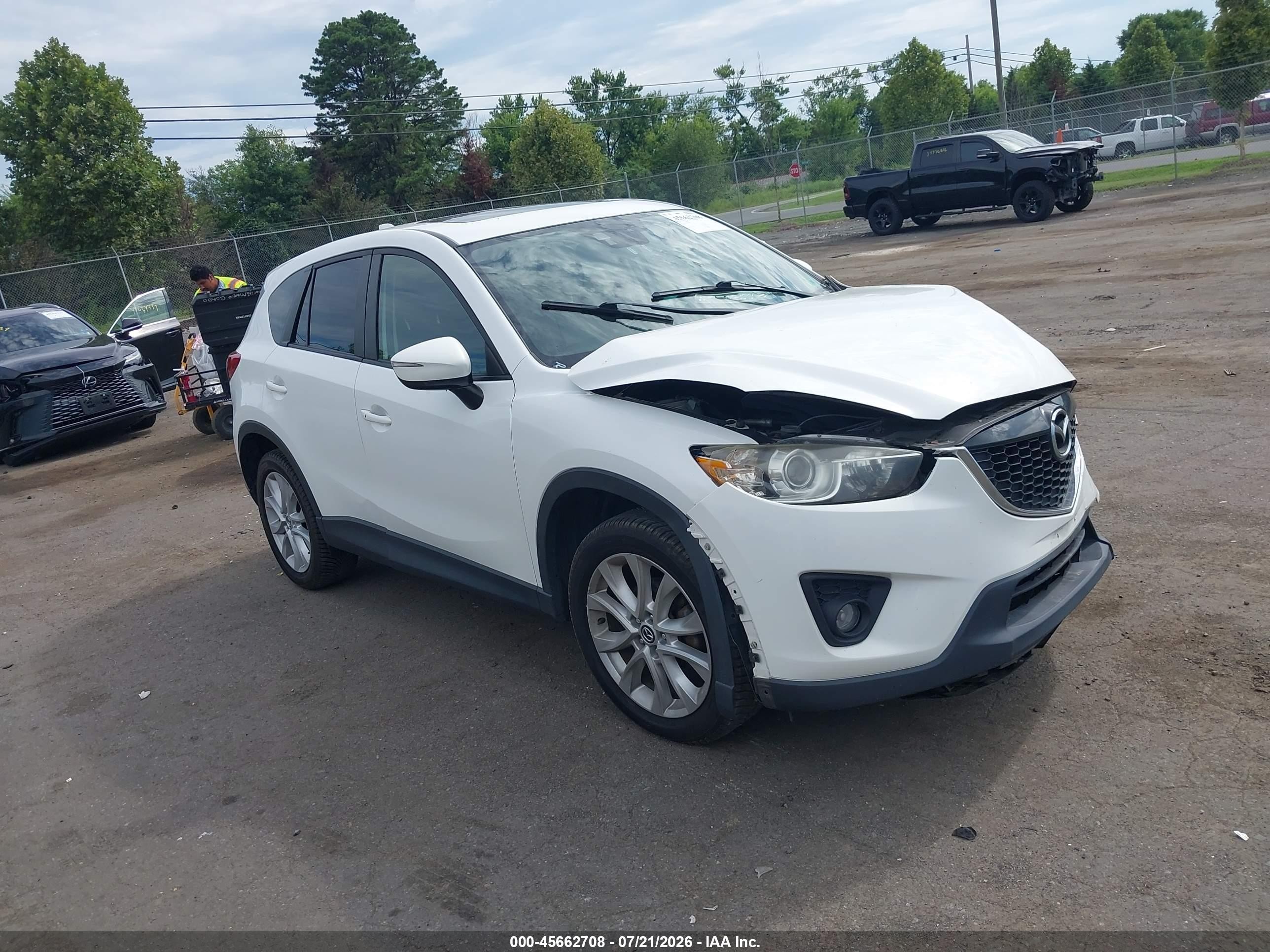 2015 Mazda CX-5 Grand Touring, VIN JM3KE4DY8F0490639 — Перед