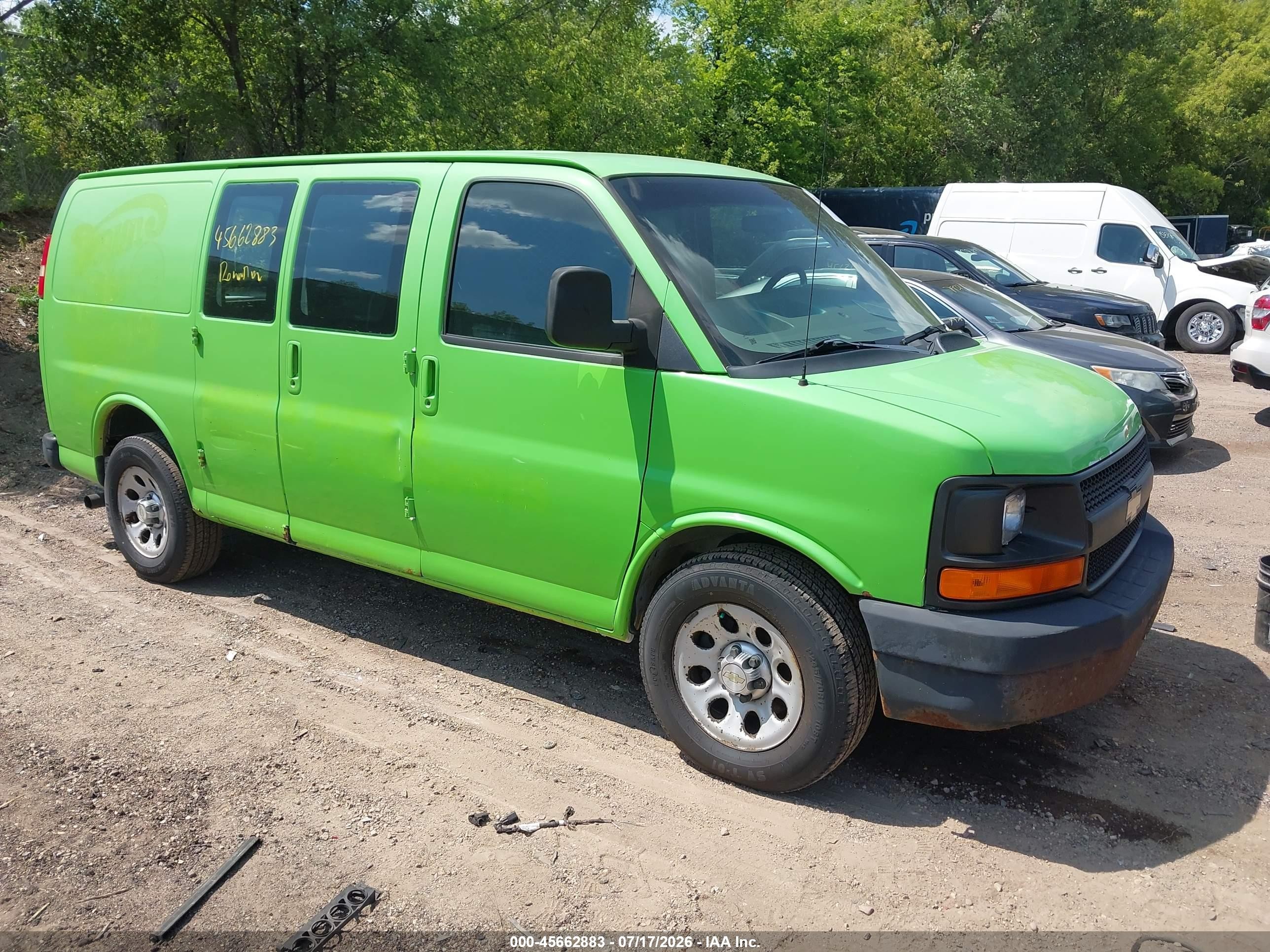 2011 Chevrolet Express Cargo, VIN 1GCSGAFXXB1190658 — Normal wear