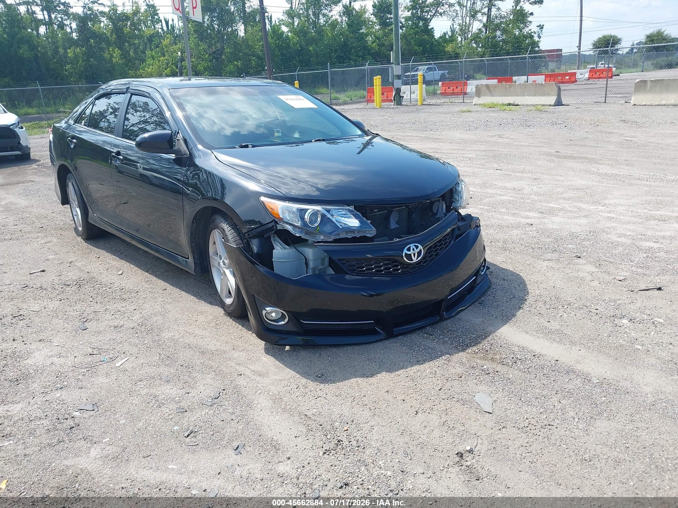 2012 Toyota Camry SE, VIN 4T1BF1FK1CU041316 — Front end