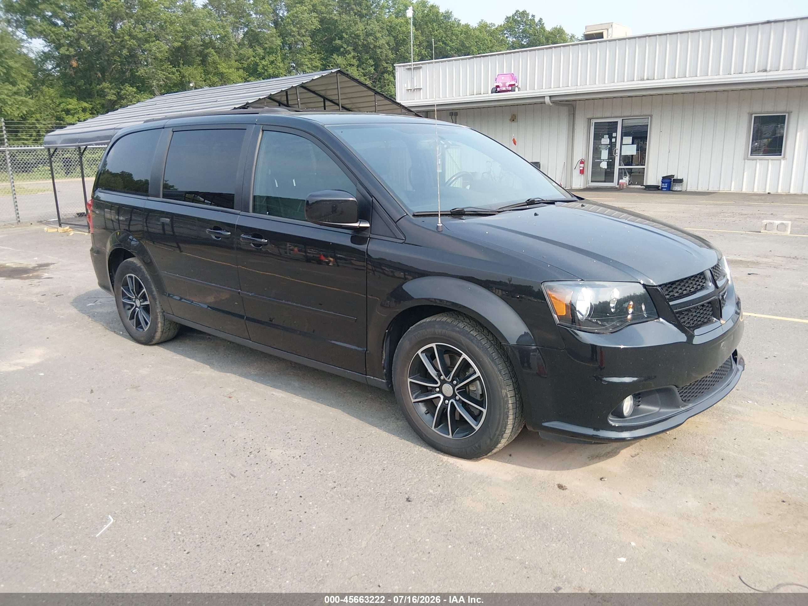 2017 Dodge Grand Caravan GT, VIN 2C4RDGEGXHR673776 — Front end