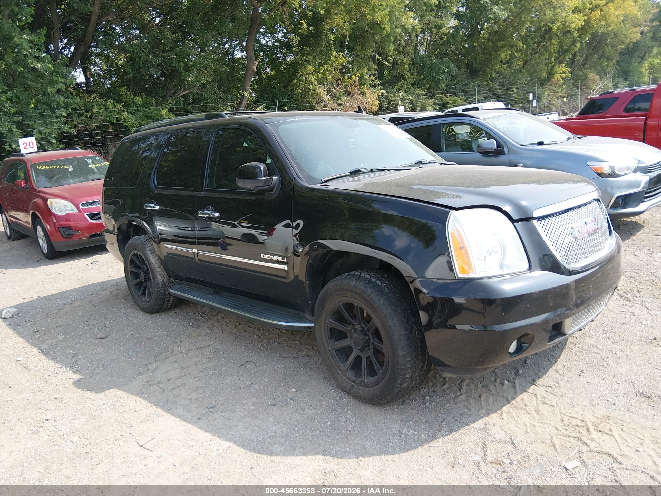 2013 GMC Yukon Denali, VIN 1GKS2EEF2DR116514 — Side