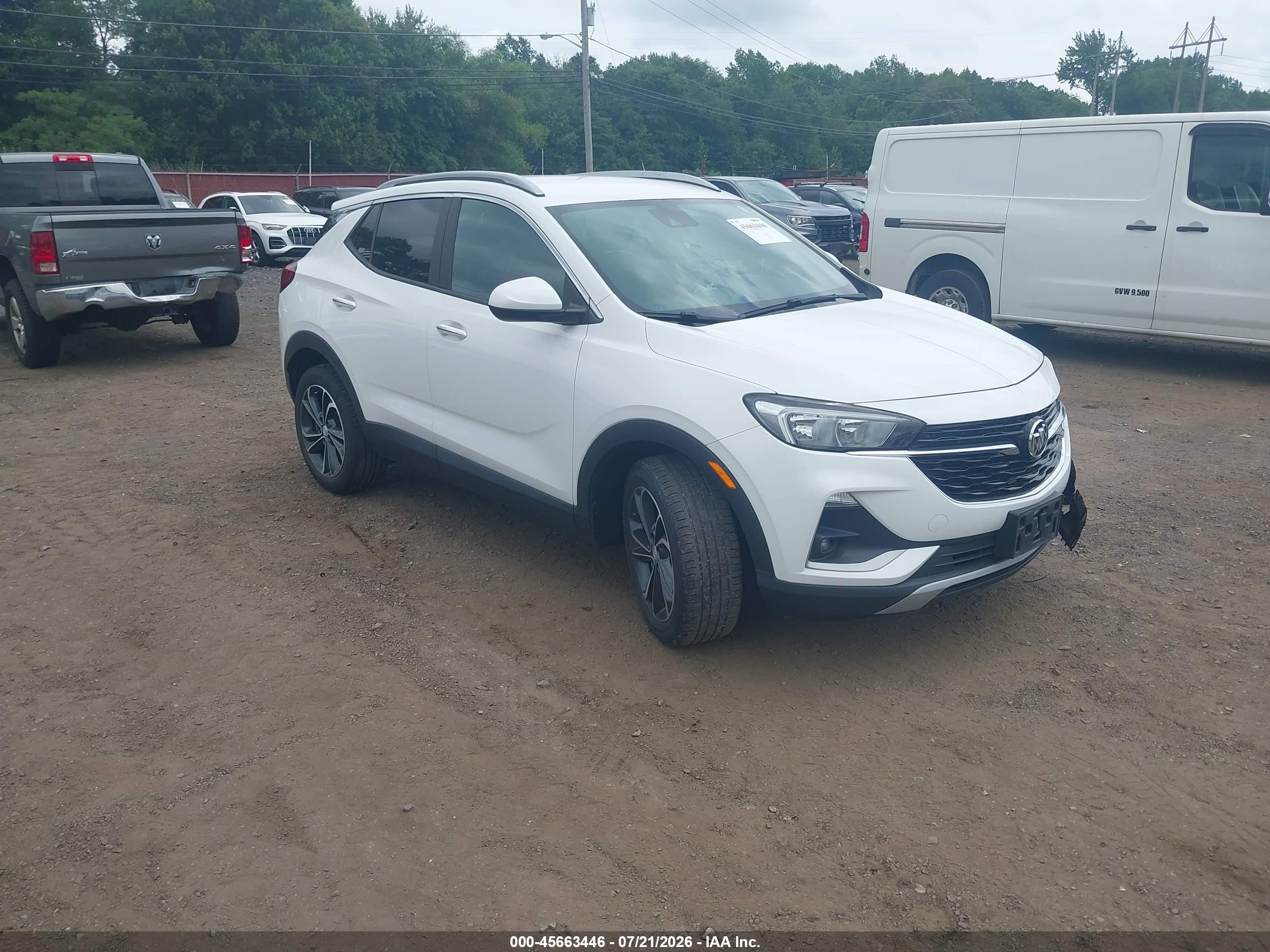 2020 Buick Encore GX Select, VIN KL4MMDSL7LB120157 — Бок