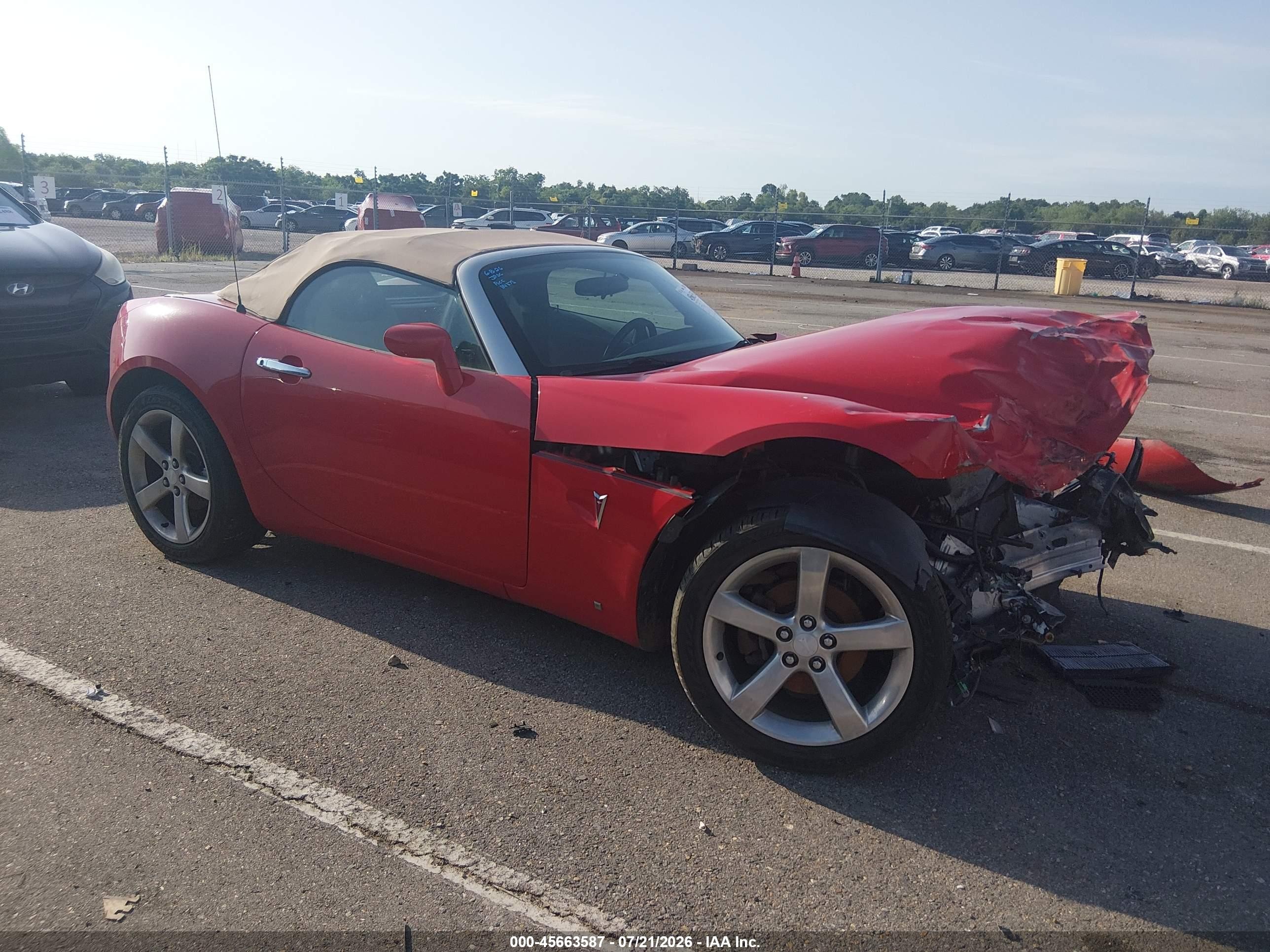 2007 Pontiac Solstice, VIN 1G2MB35B97Y114375 — Front end