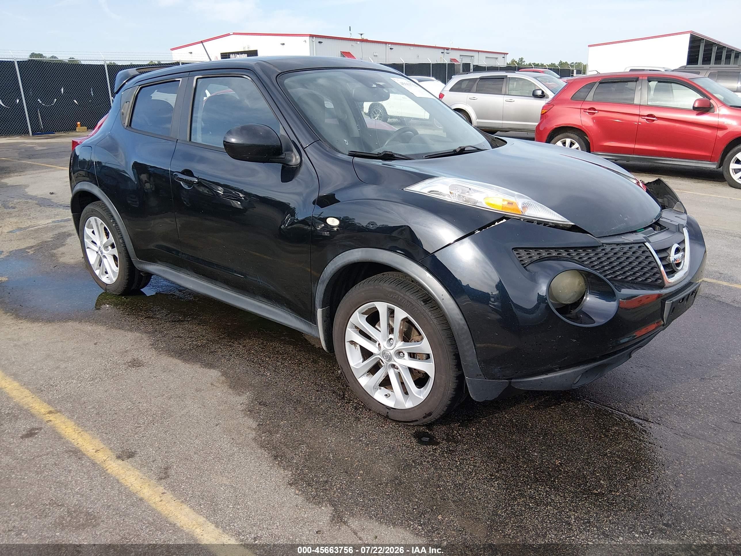 2011 Nissan Juke SV, VIN JN8AF5MV6BT025884 — Front end
