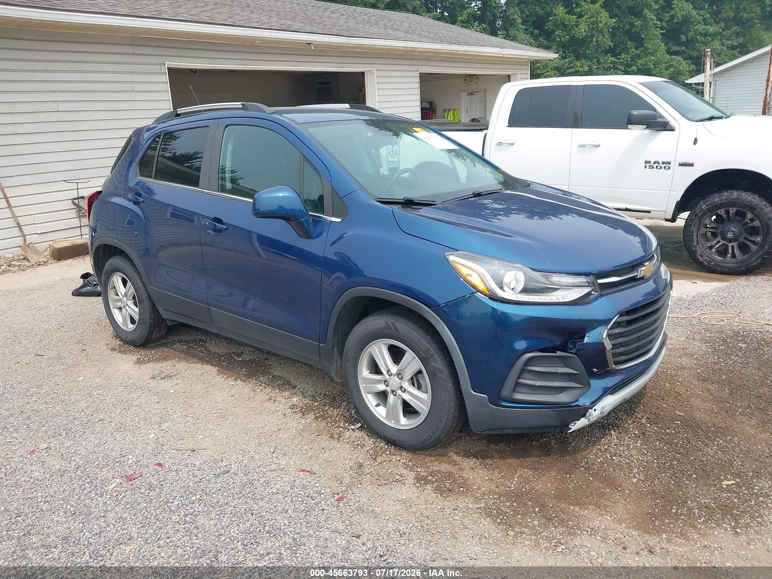 2020 Chevrolet Trax LT, VIN KL7CJLSB0LB330690 — Rear end