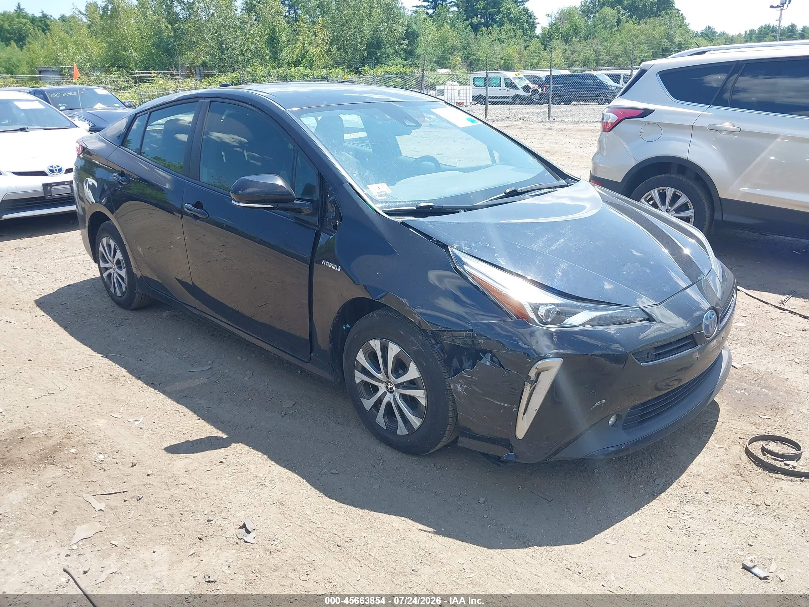 2020 Toyota Prius XLE, VIN JTDL9RFU0L3013884 — Front end