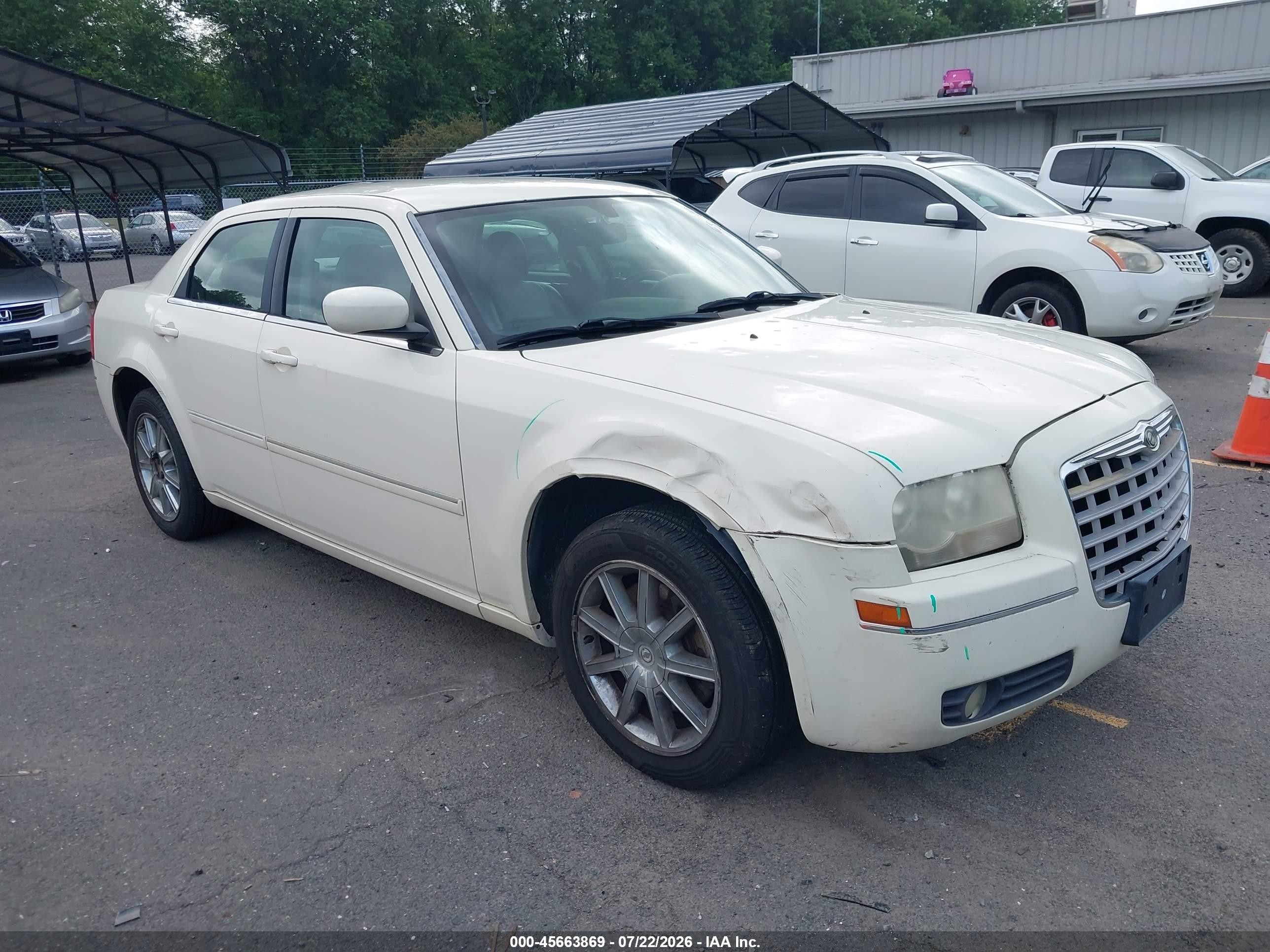 2007 Chrysler 300 Limited, VIN 2C3LK53G57H821943 — Front end