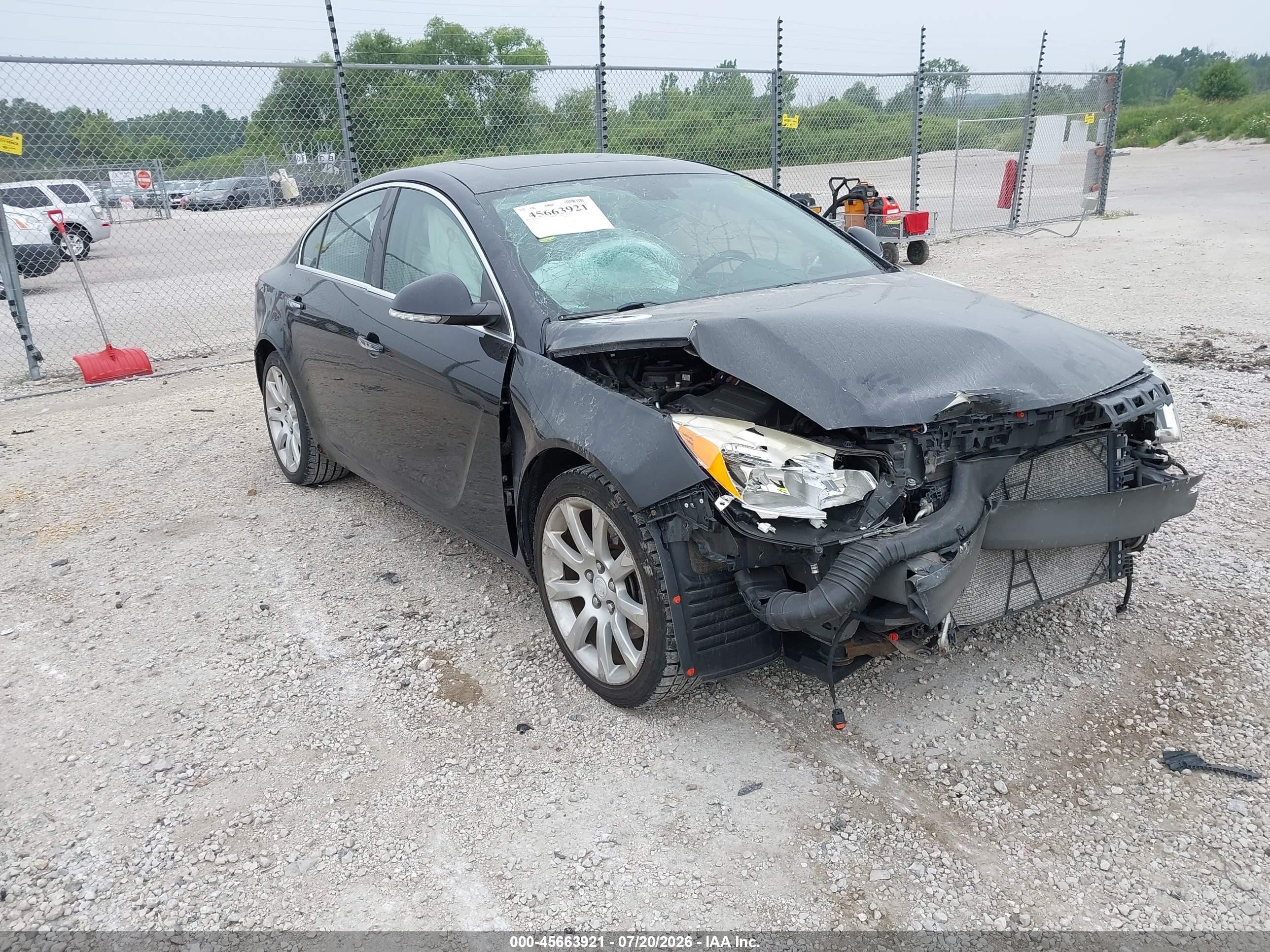 2013 Buick Regal Turbo Premium 3, VIN 2G4GU5GV3D9139743 — Перед