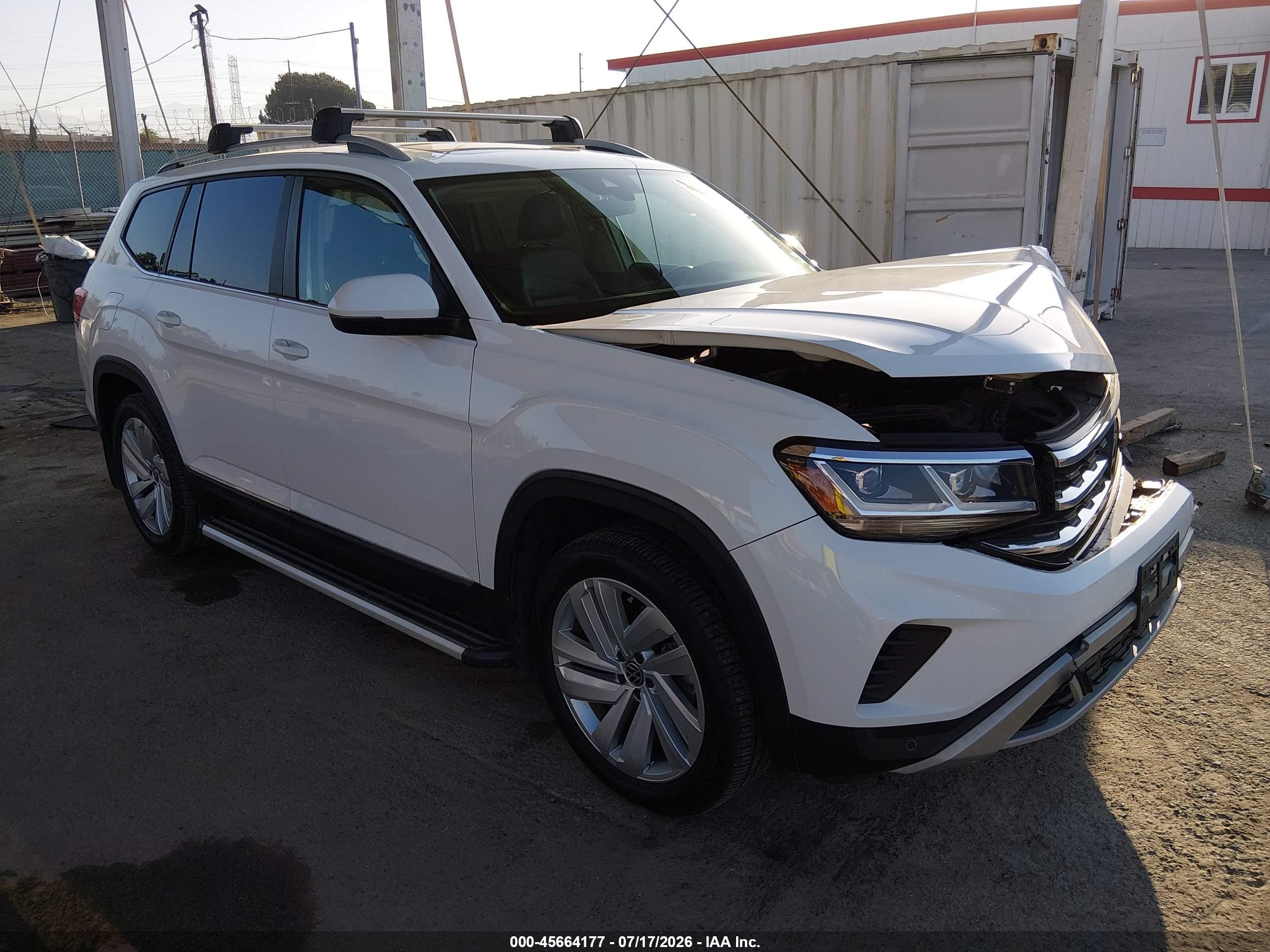 2021 Volkswagen Atlas SEL, VIN 1V2ER2CA6MC581776 — Front end