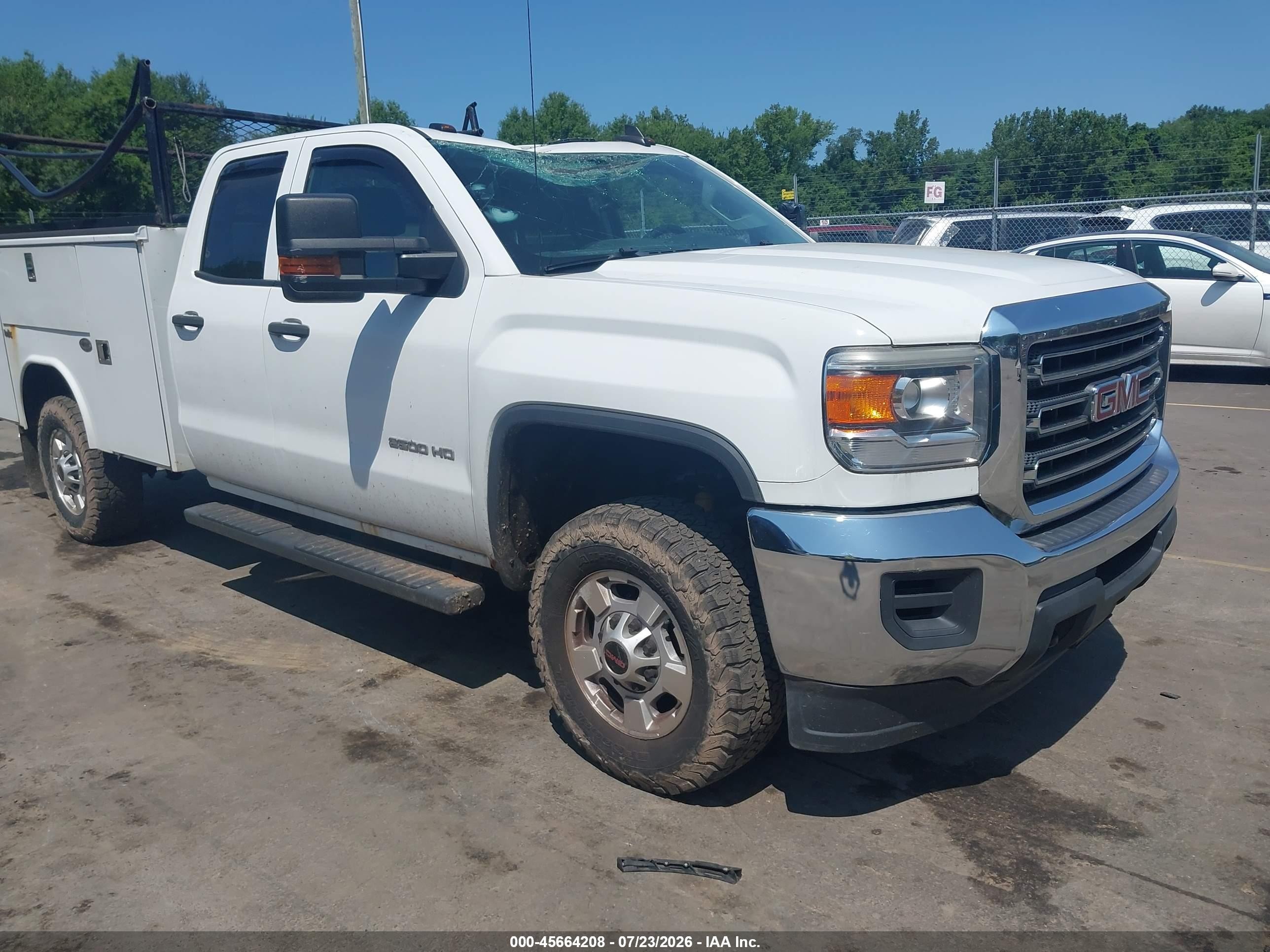 2015 GMC Sierra 2500HD, VIN 1GT22XEG6FZ520824 — Roof