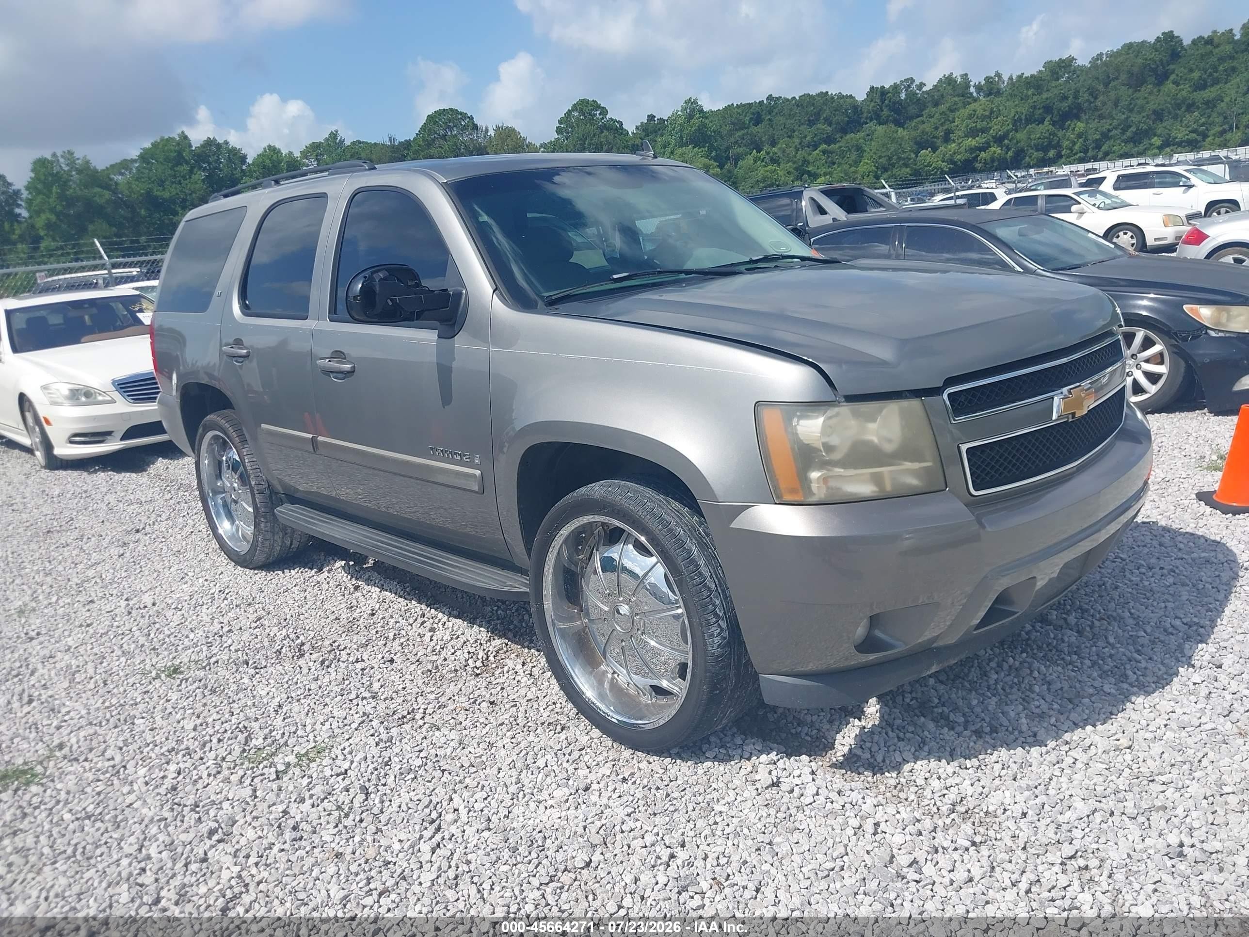 2007 Chevrolet Tahoe LS, VIN 1GNFC13J57R398573 — Normal wear