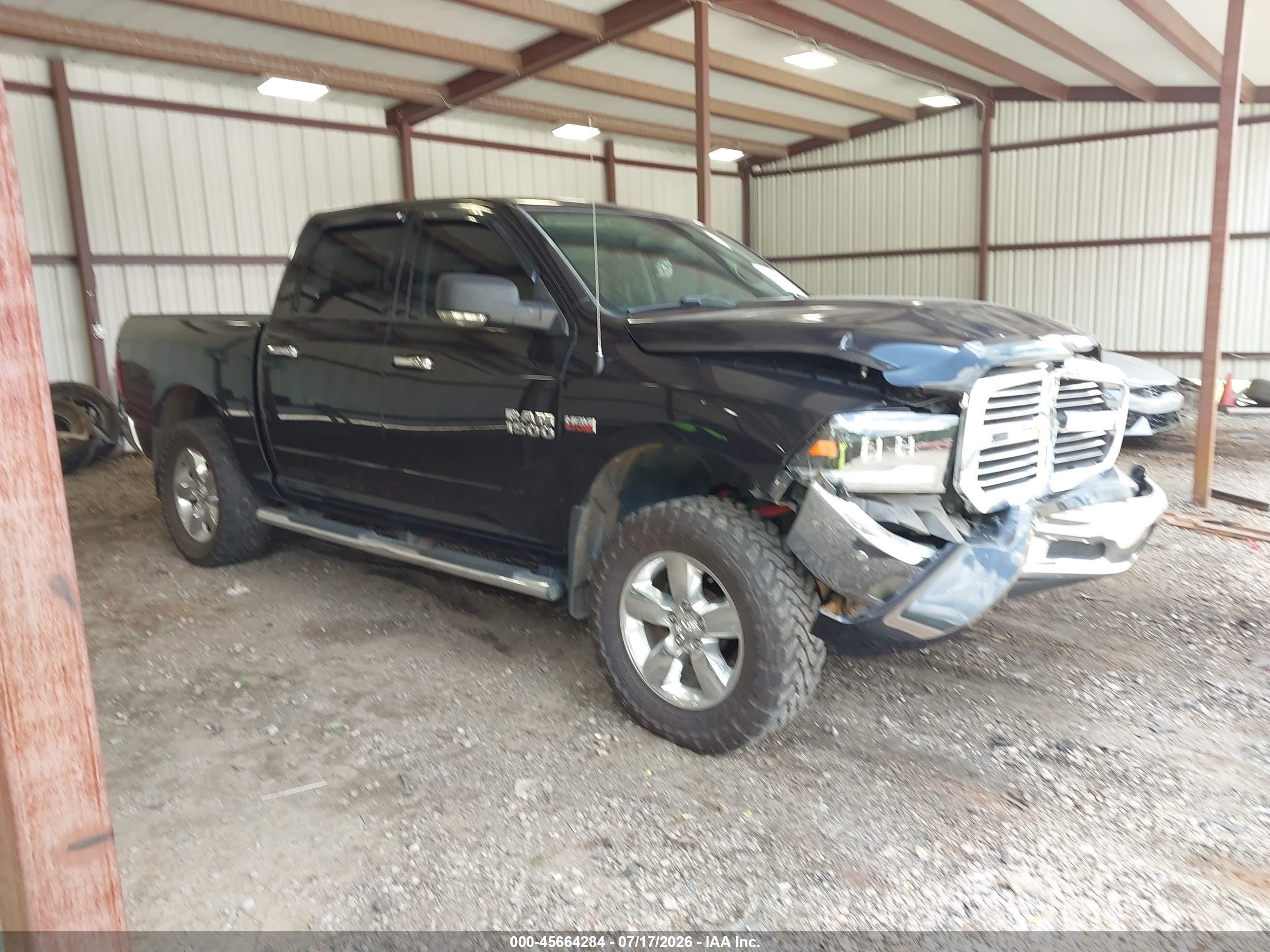 2016 Ram 1500 Big Horn, VIN 1C6RR7LT4GS220520 — Front end