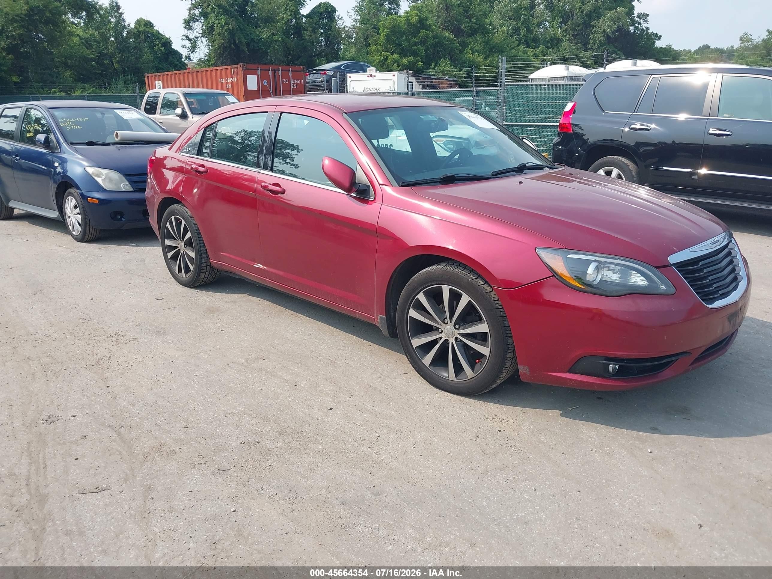 2014 Chrysler 200 Touring, VIN 1C3CCBBGXEN118632 — Обычный износ