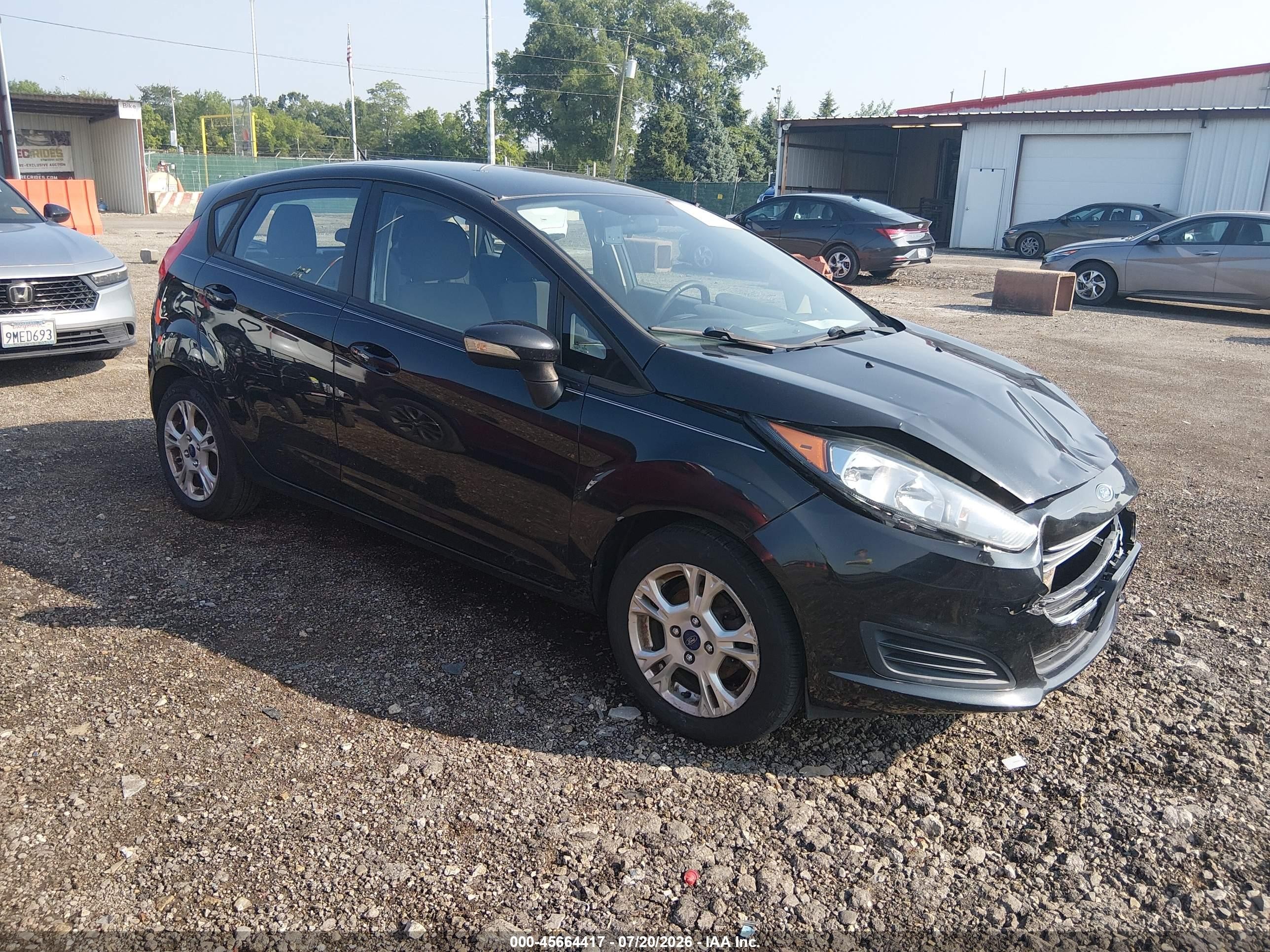 2014 Ford Fiesta SE, VIN 3FADP4EJ3EM108127 — Front end