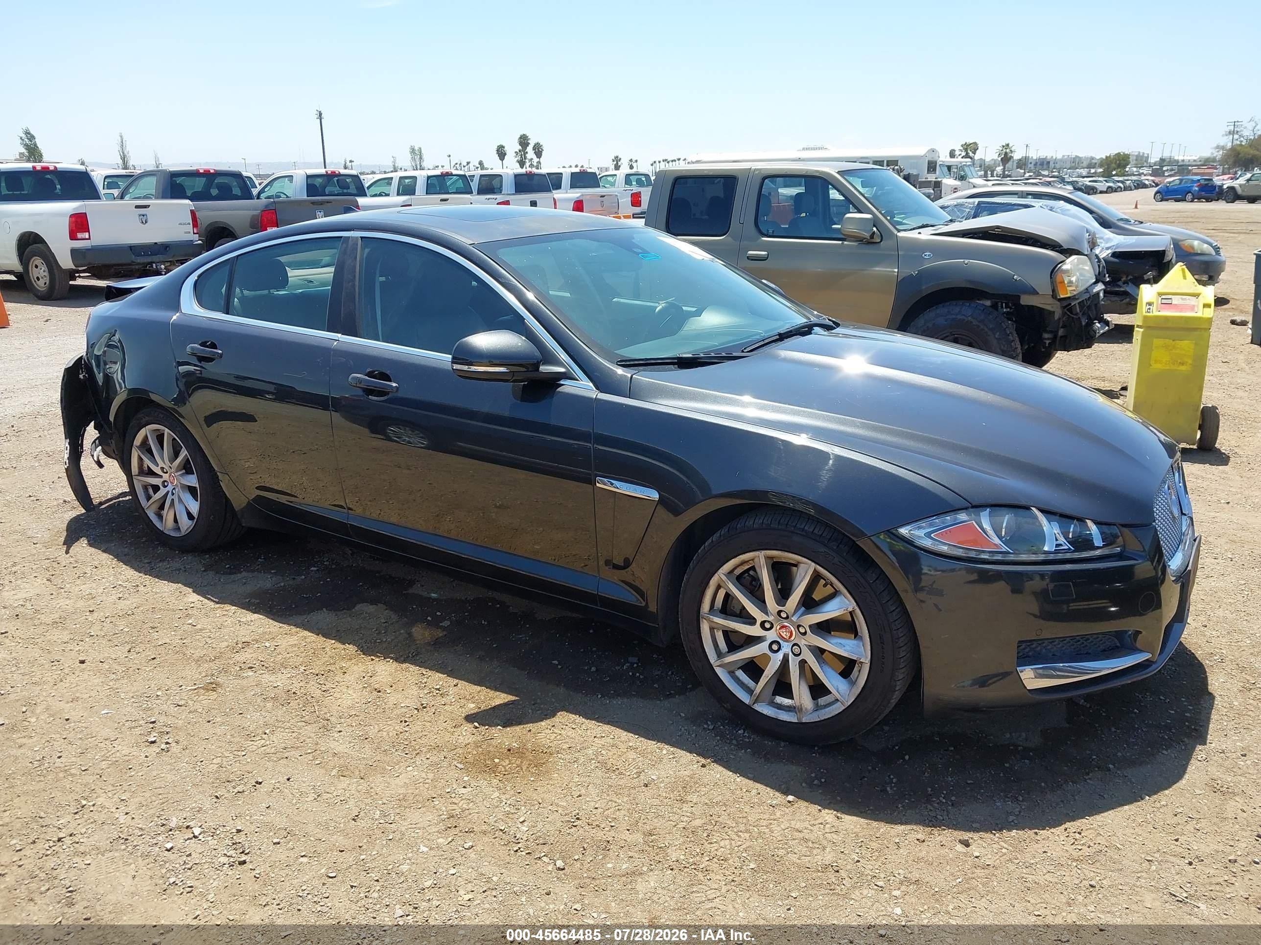 2015 Jaguar XF T Premium, VIN SAJWA0FS3FPU83369 — Rear end