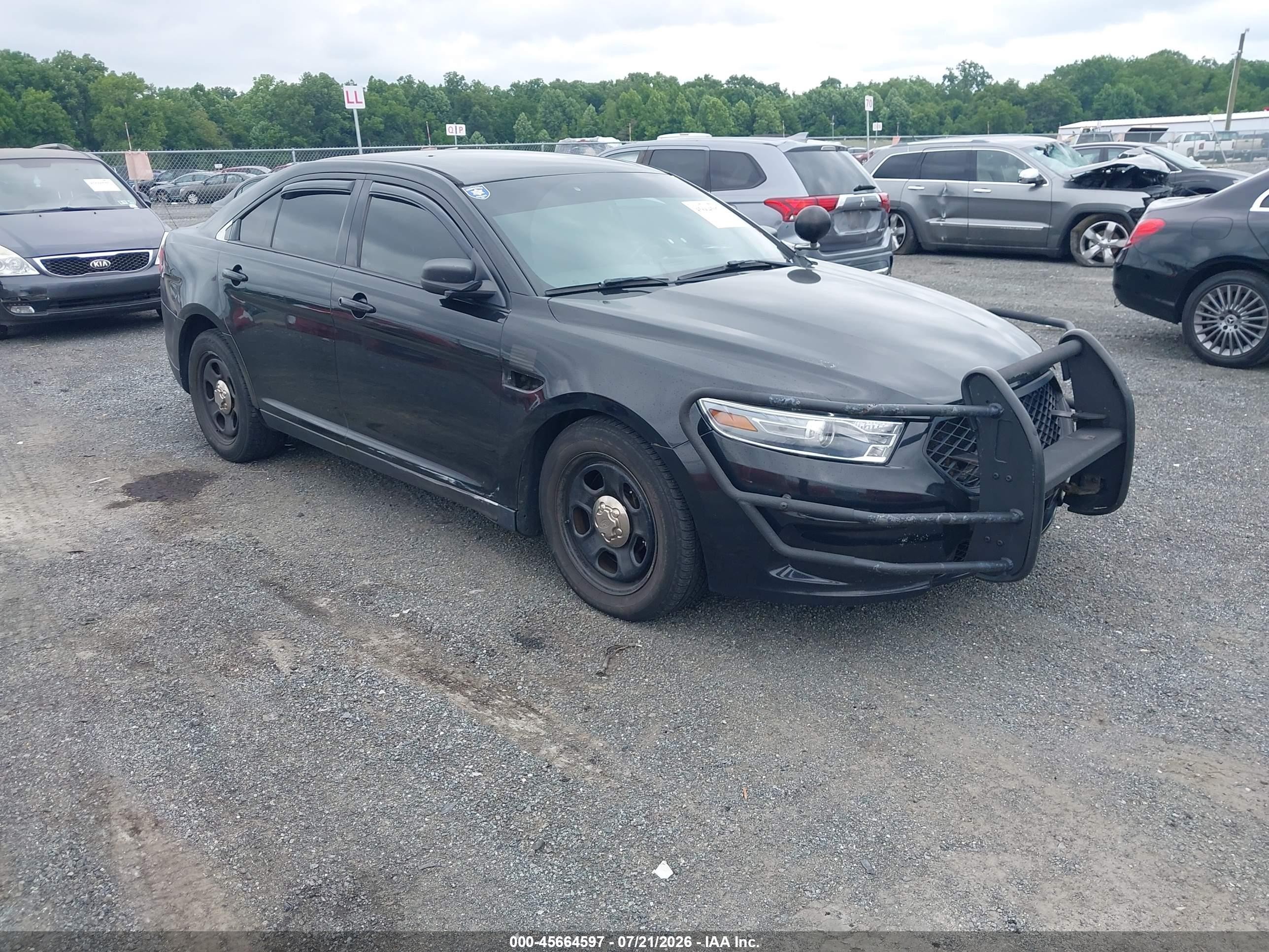 2015 Ford Police Interceptor, VIN 1FAHP2MK0FG102457 — Бок