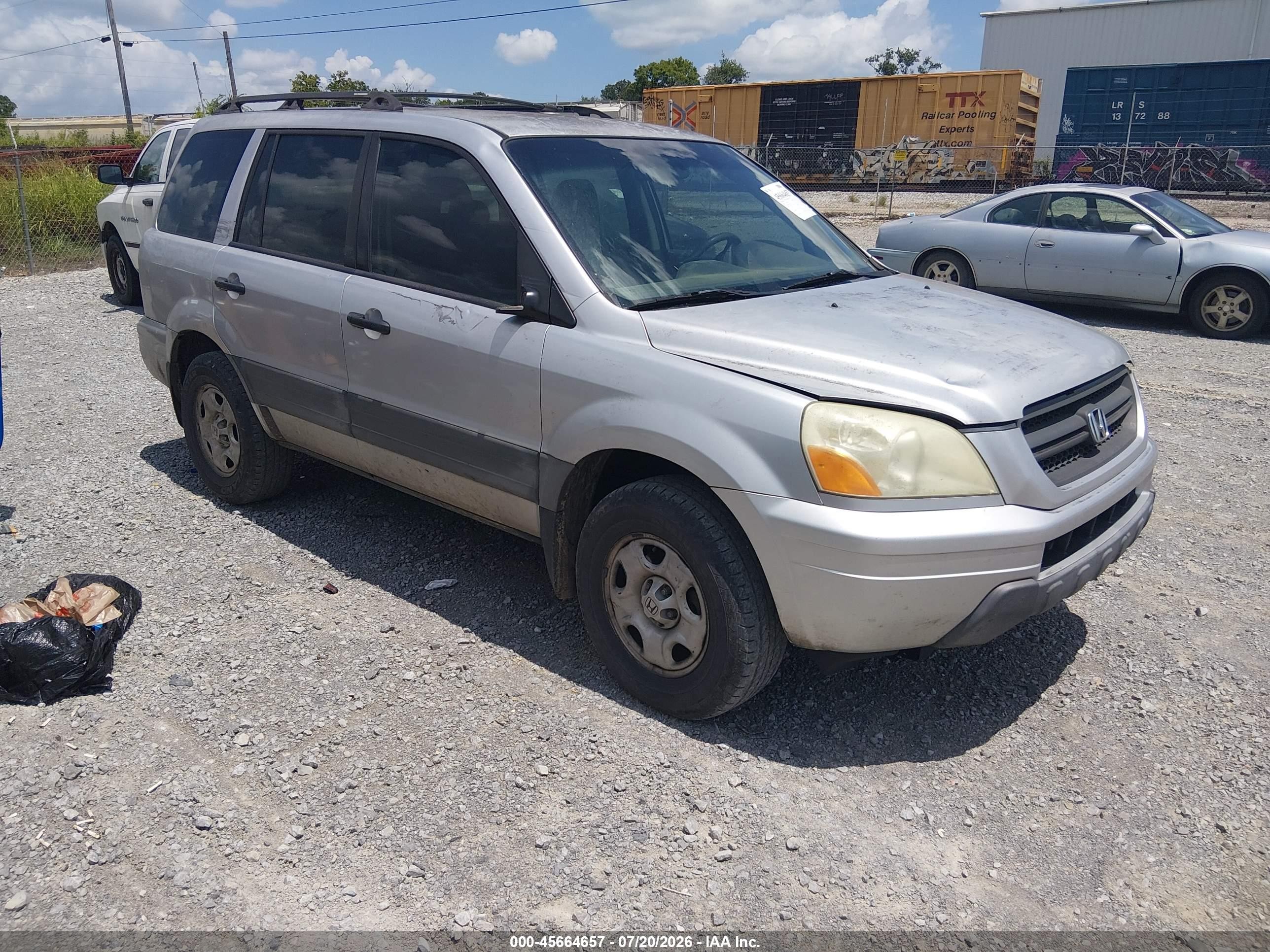 2005 Honda Pilot LX, VIN 2HKYF18115H555862 — Normal wear