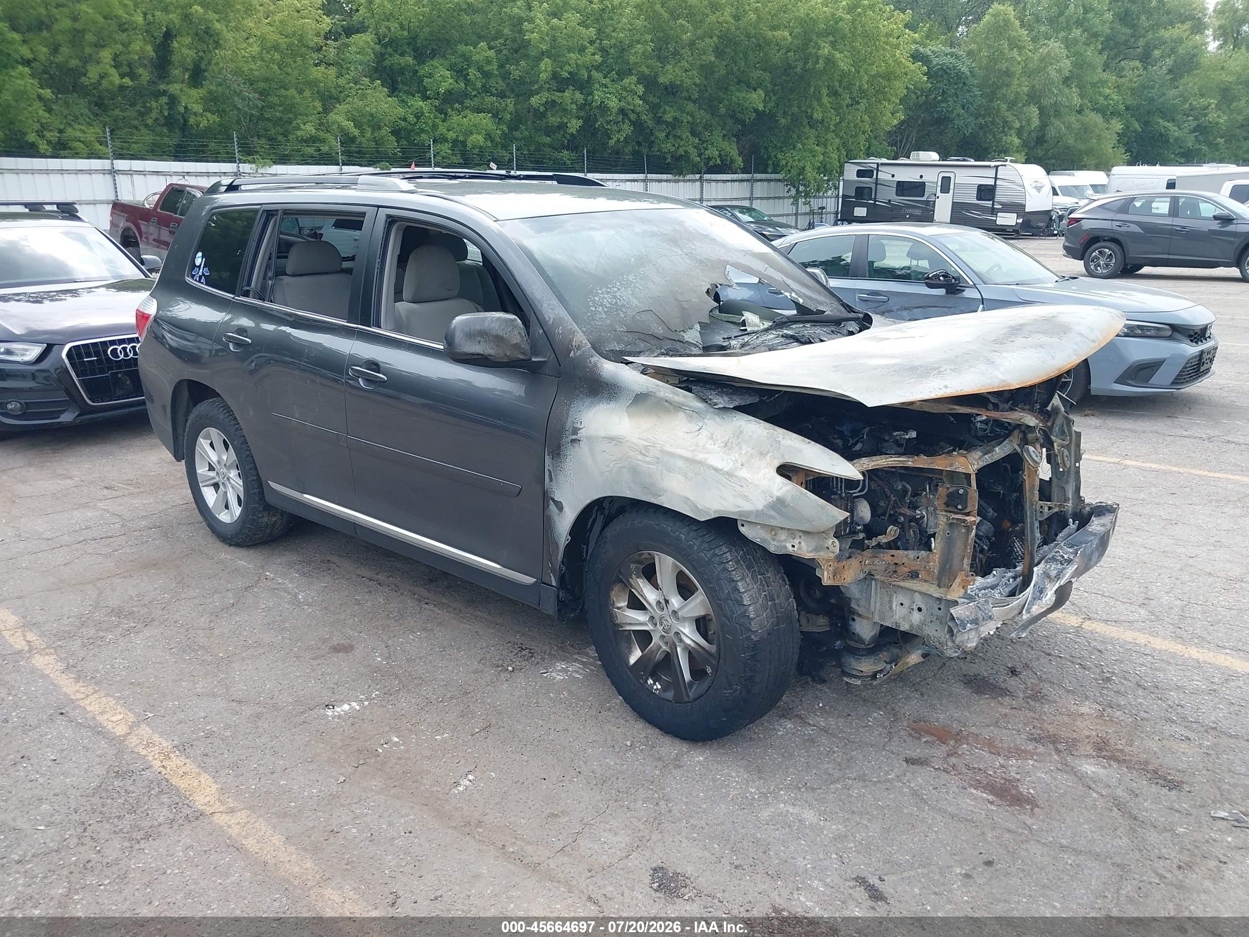 2012 Toyota Highlander, VIN 5TDBK3EH4CS135230 — Engine fire