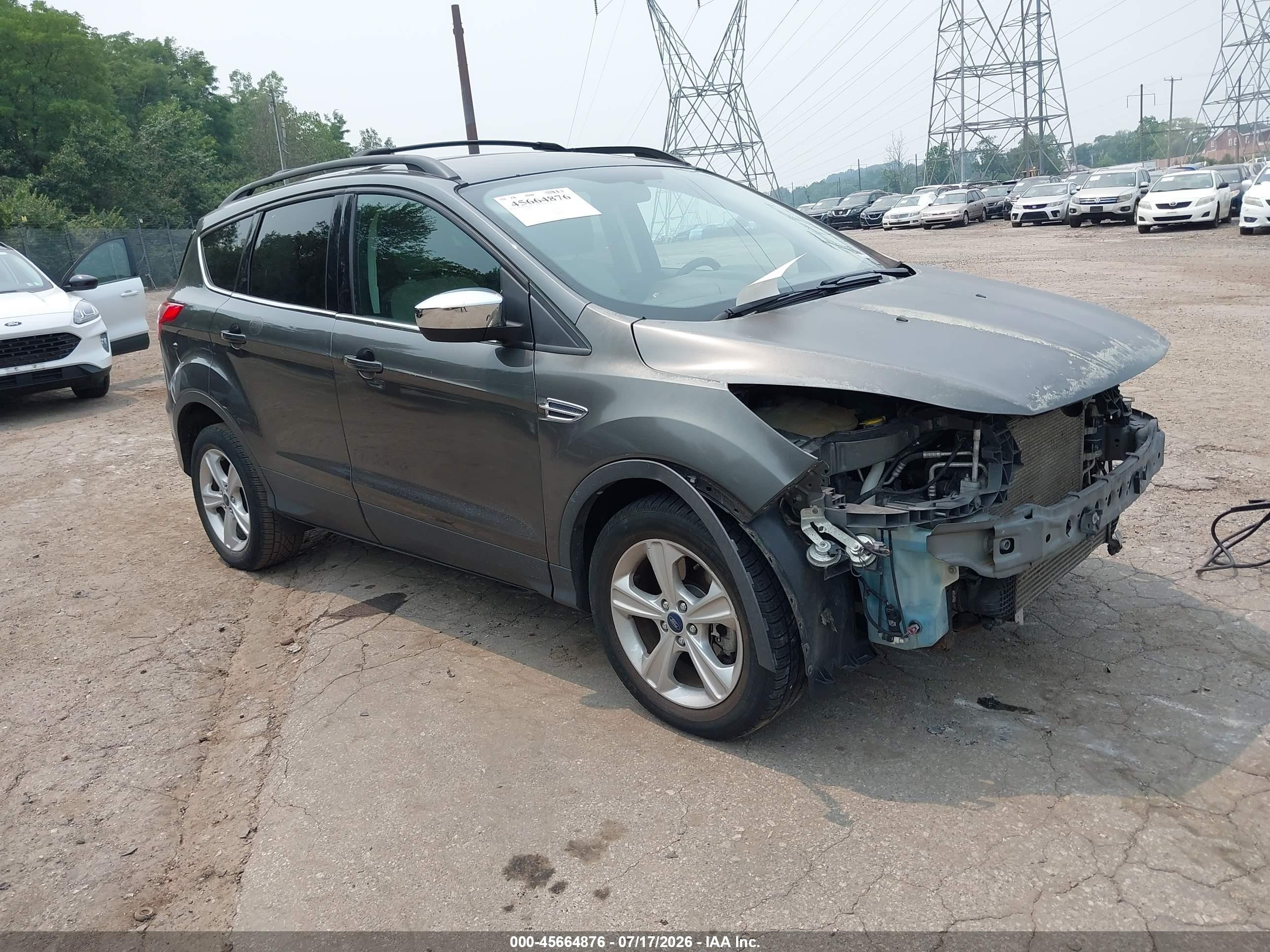 2015 Ford Escape SE, VIN 1FMCU9G98FUA48370 — Front end