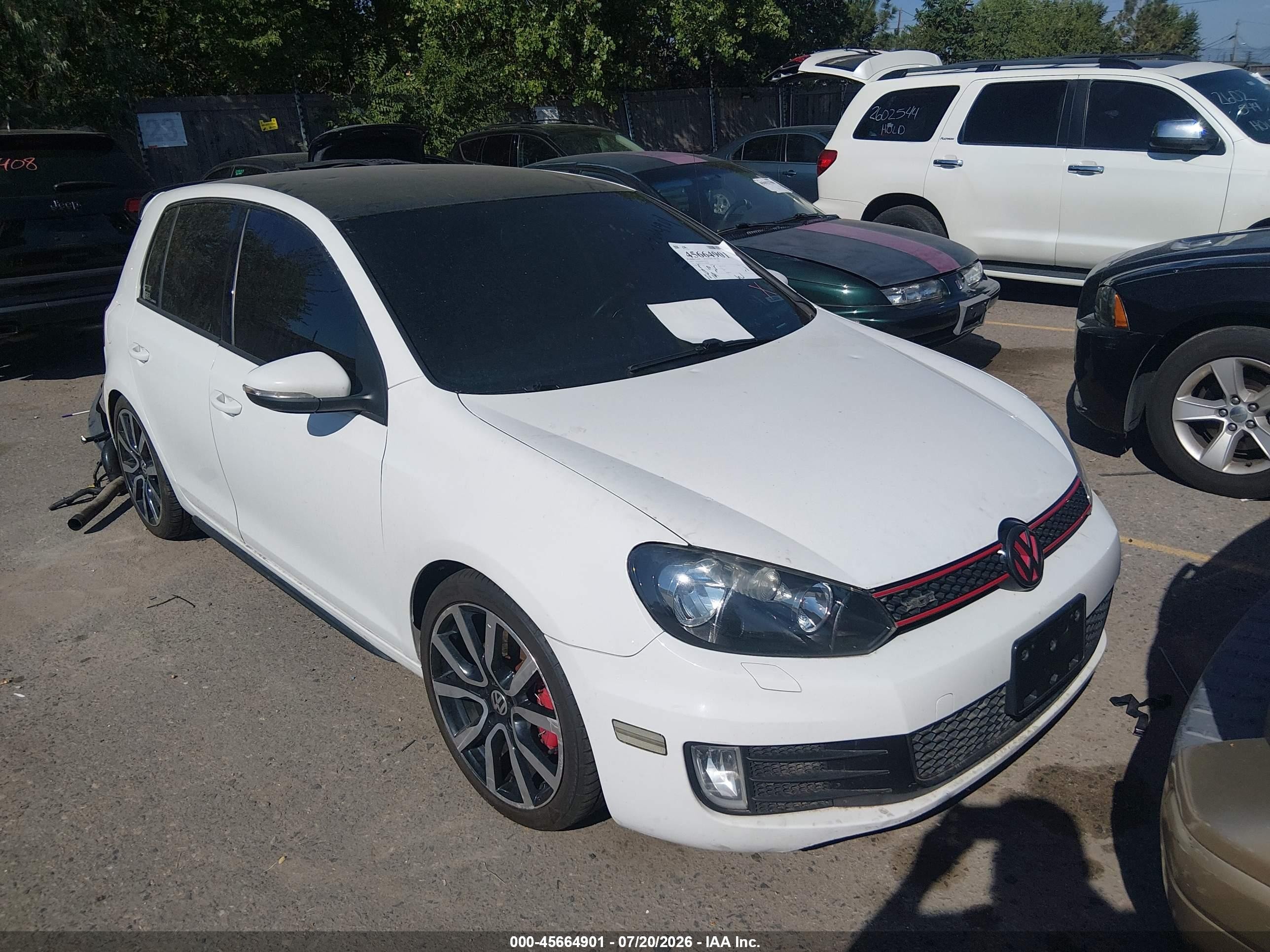 2014 Volkswagen Golf GTI Wolfsburg Edition, VIN WVWHD7AJ7EW006969 — Normal wear