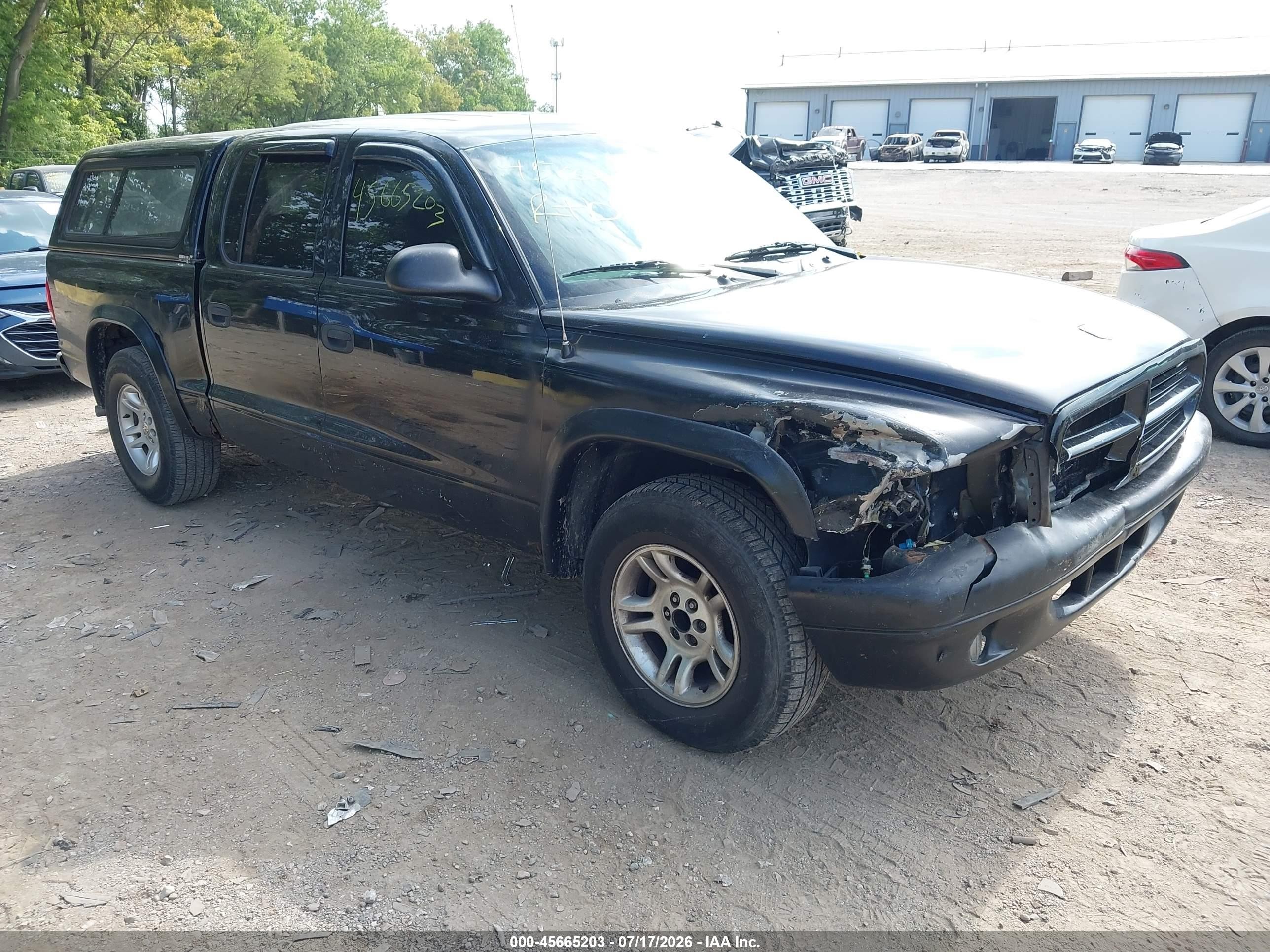 2004 Dodge Dakota Sport, VIN 1D7HL38N24S768297 — Front end