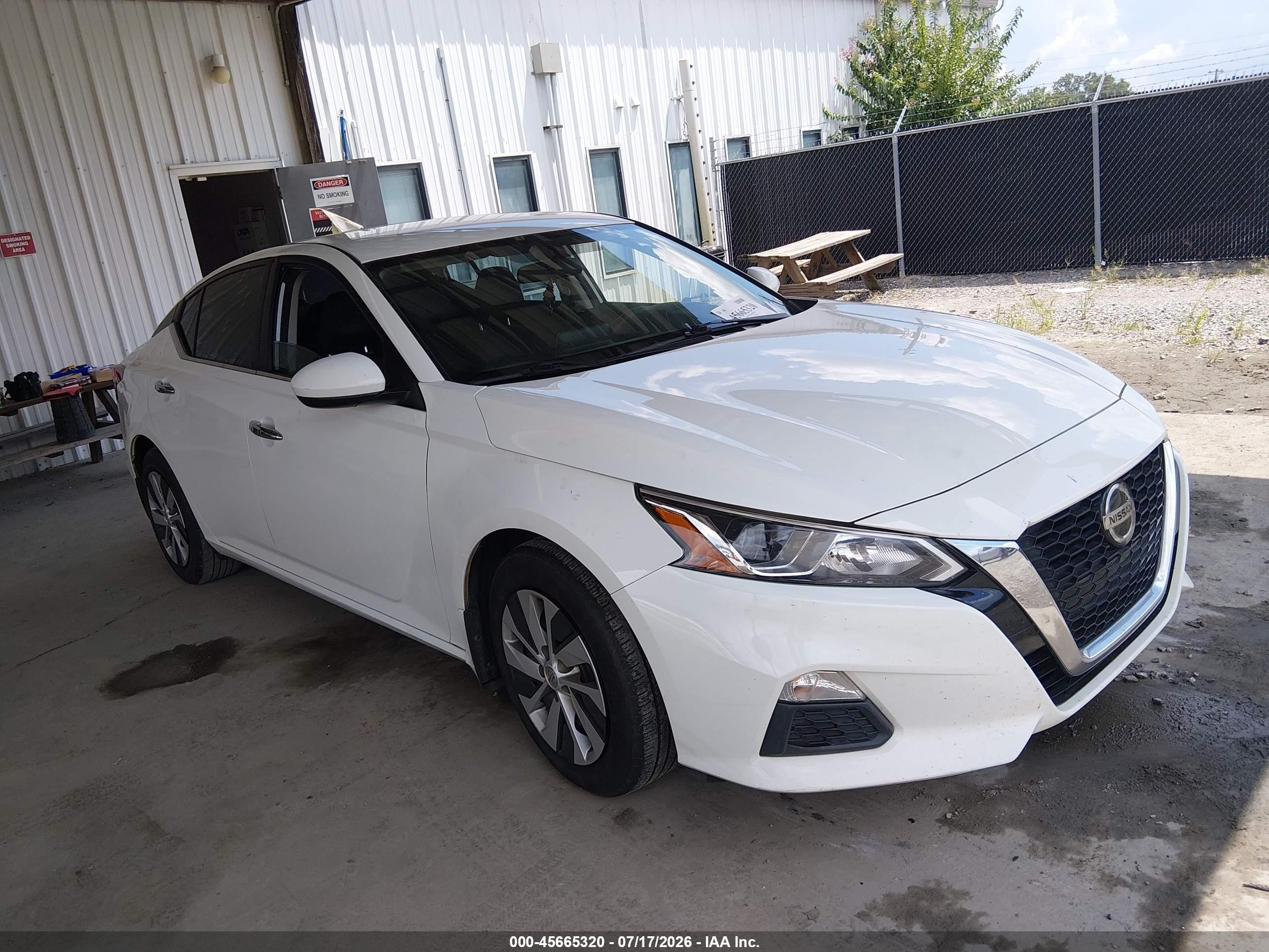 2019 Nissan Altima S, VIN 1N4BL4BV1KC259216 — Rear end