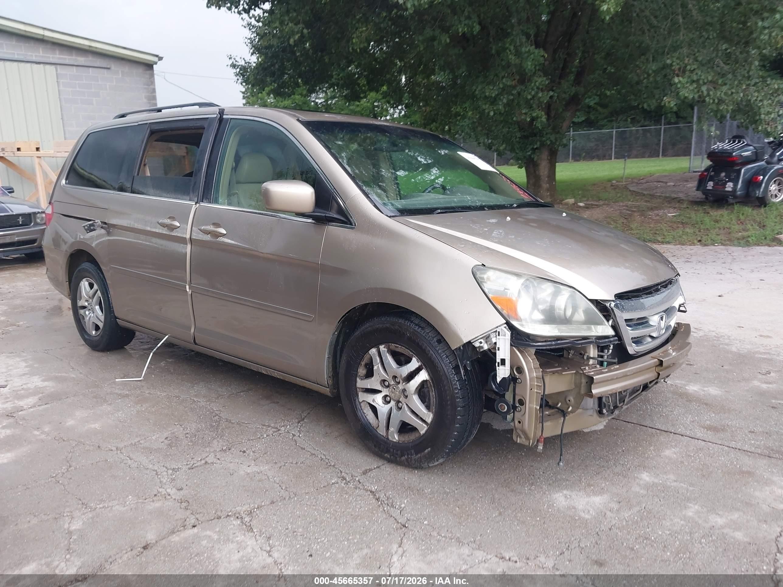 2005 Honda Odyssey Touring, VIN 5FNRL38815B019840 — Normal wear