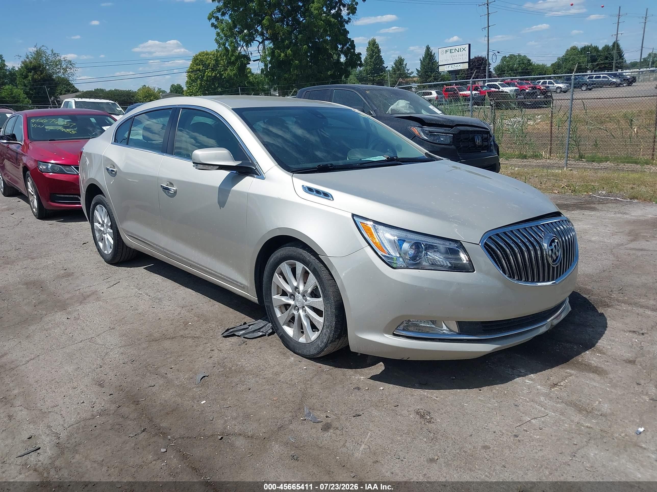 2014 Buick LaCrosse Leather, VIN 1G4GB5GR3EF139615 — Перед