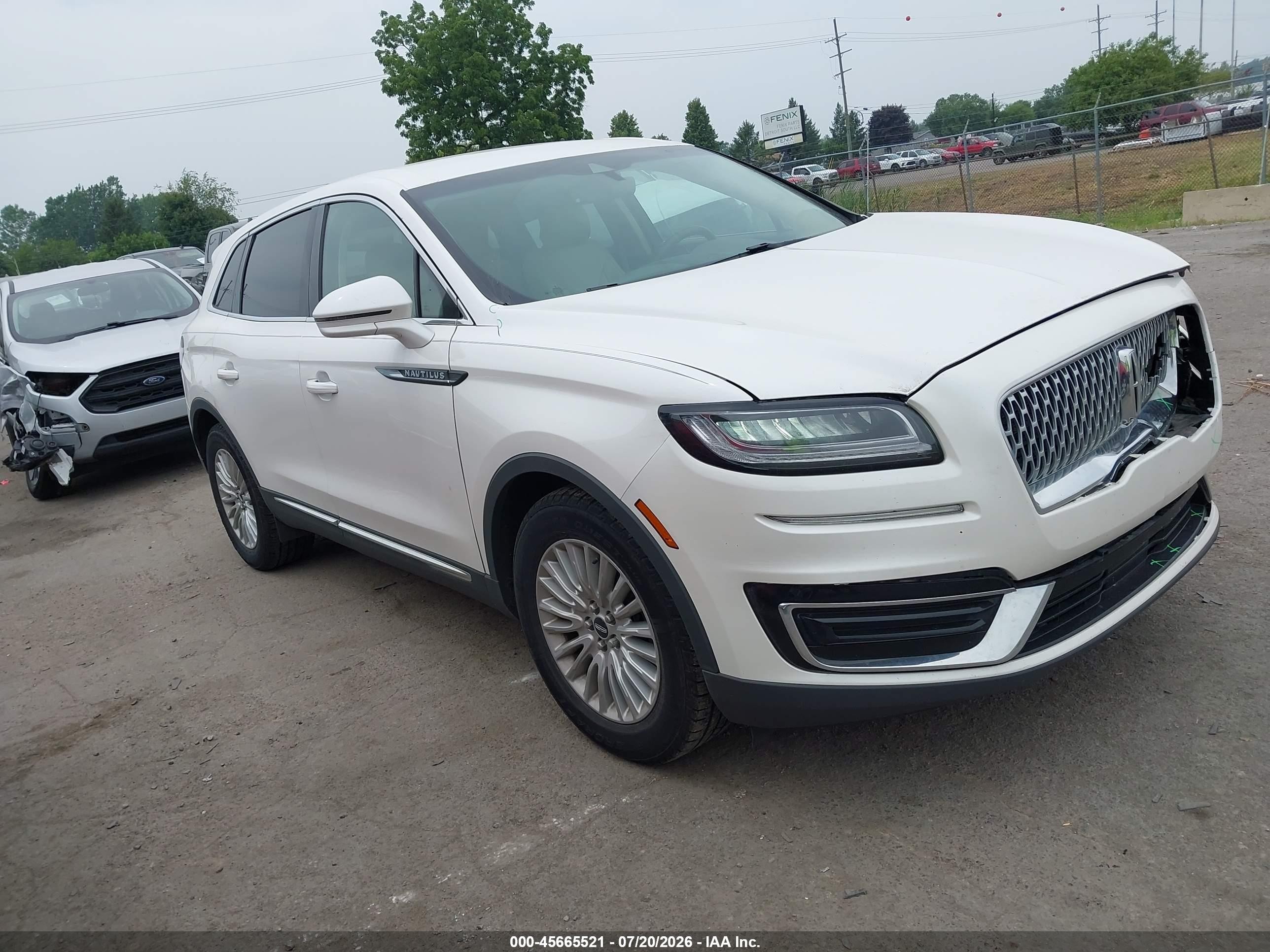 2019 Lincoln Nautilus Standard, VIN 2LMPJ6J97KBL61299 — Front end