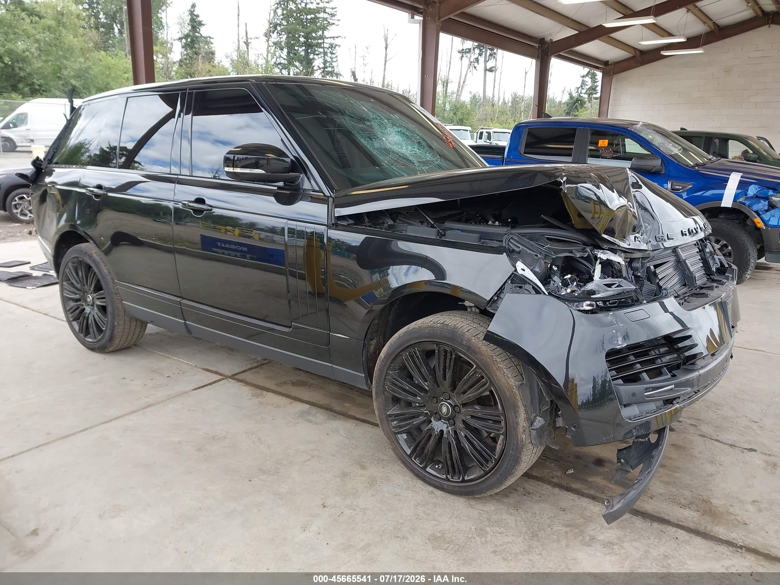 2019 Land Rover Range Rover, VIN SALGS2RE5KA564851 — Front end