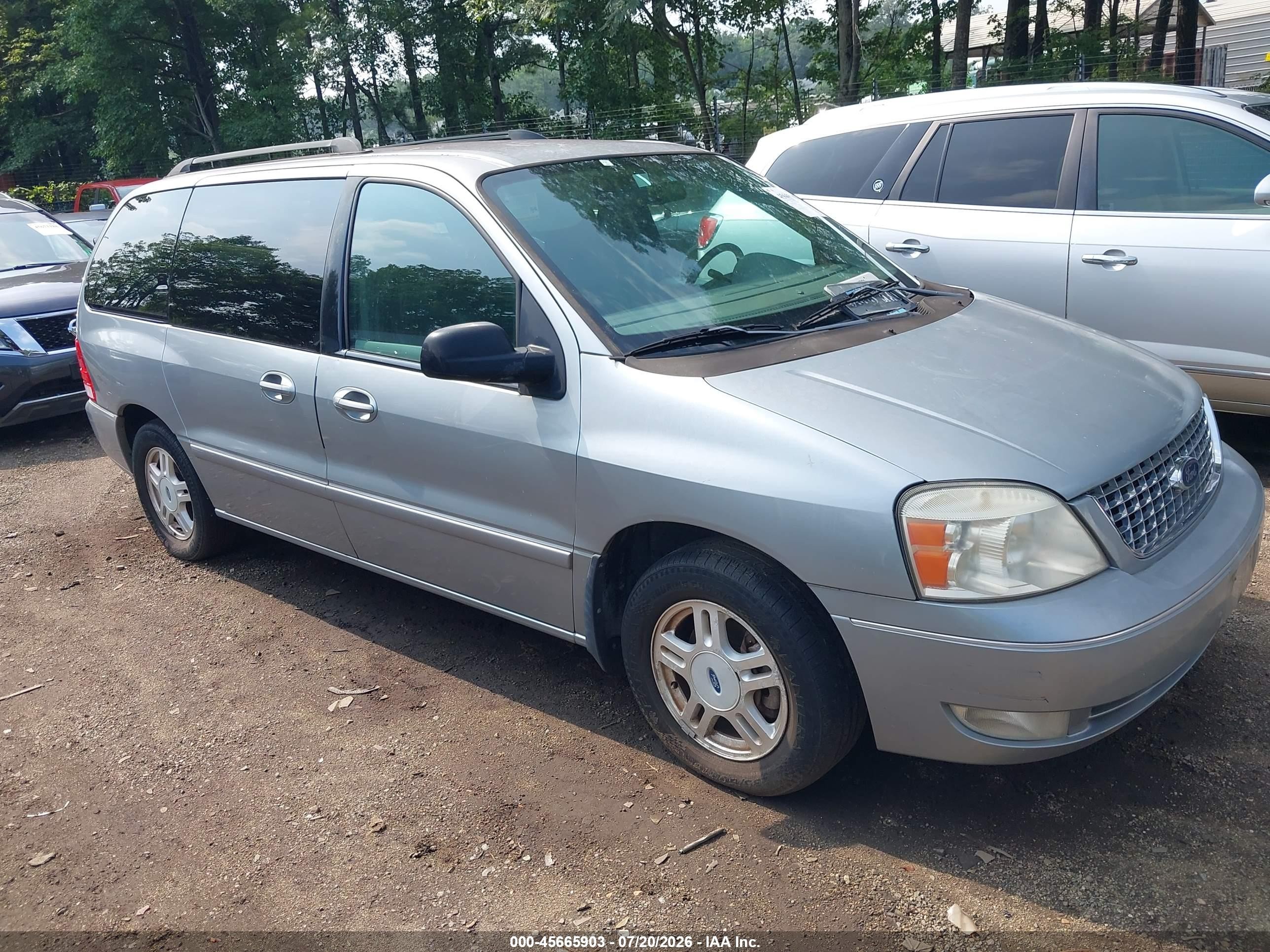2007 Ford Freestar SEL, VIN 2FMZA52227BA07553 — Normal wear