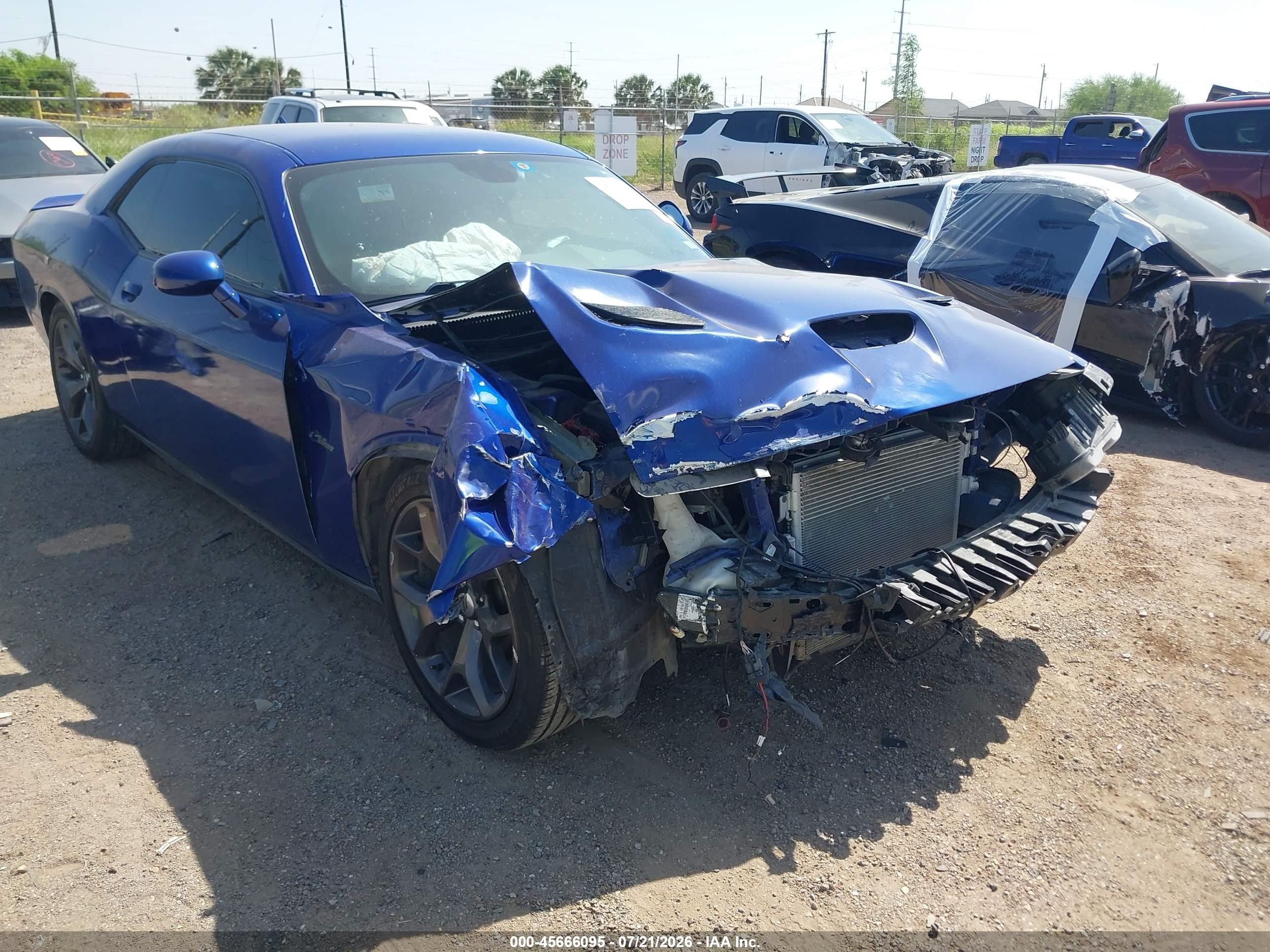 2019 Dodge Challenger SXT, VIN 2C3CDZAG3KH680500 — Перед