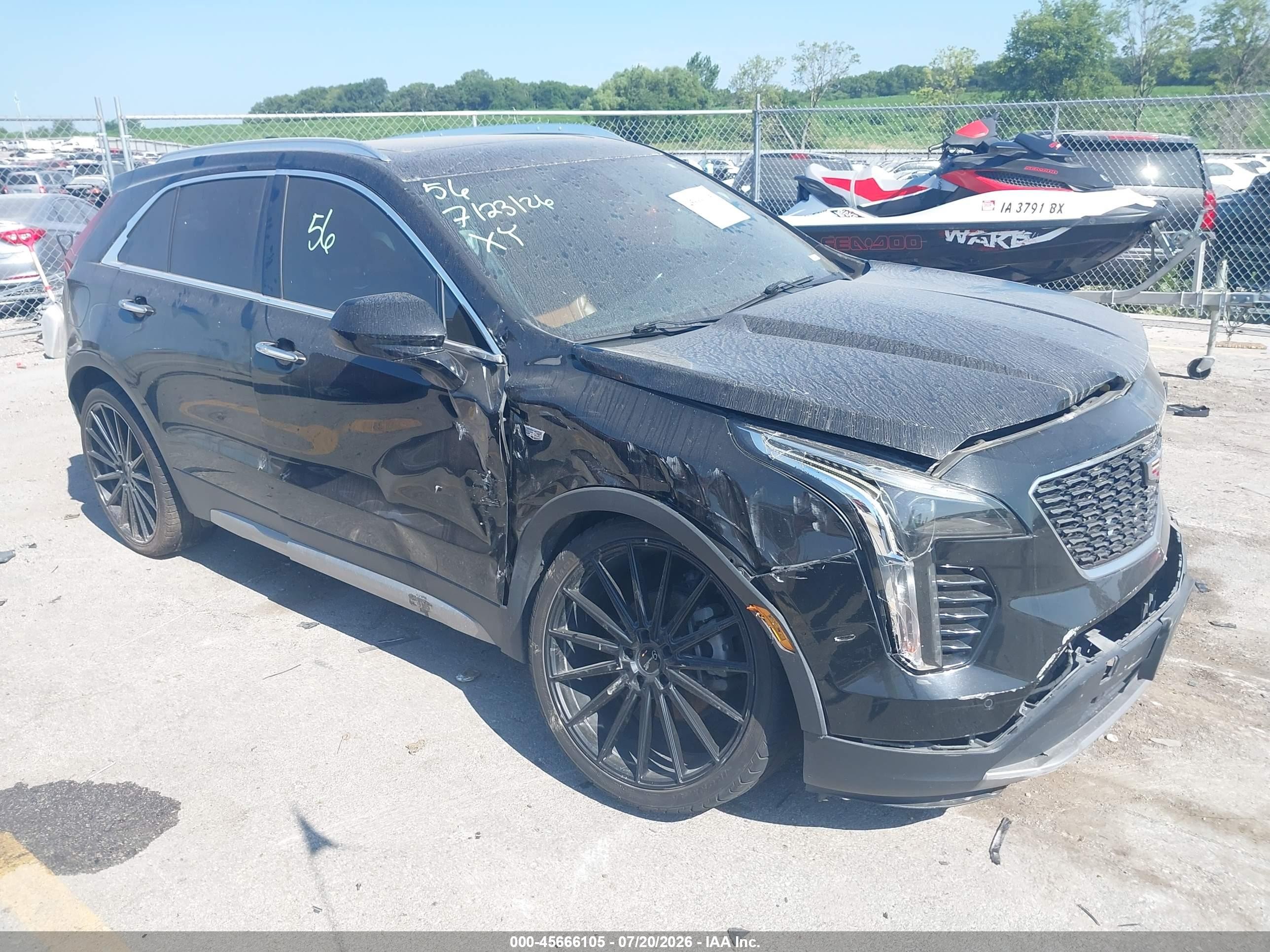 2019 Cadillac XT4 FWD Premium Luxury, VIN 1GYFZCR46KF141608 — По всему кузову