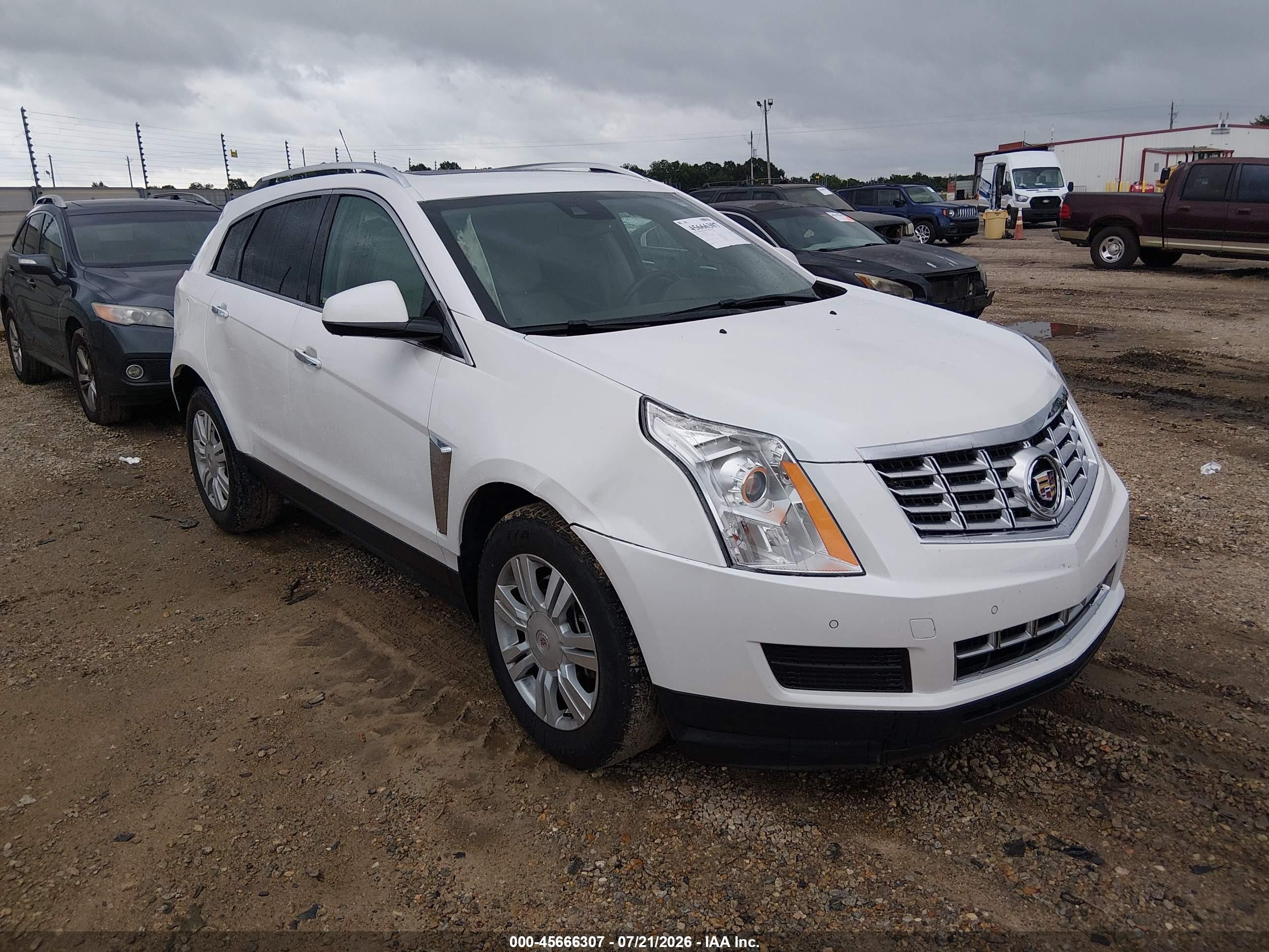 2016 Cadillac SRX Luxury Collection, VIN 3GYFNBE31GS566370 — Front end