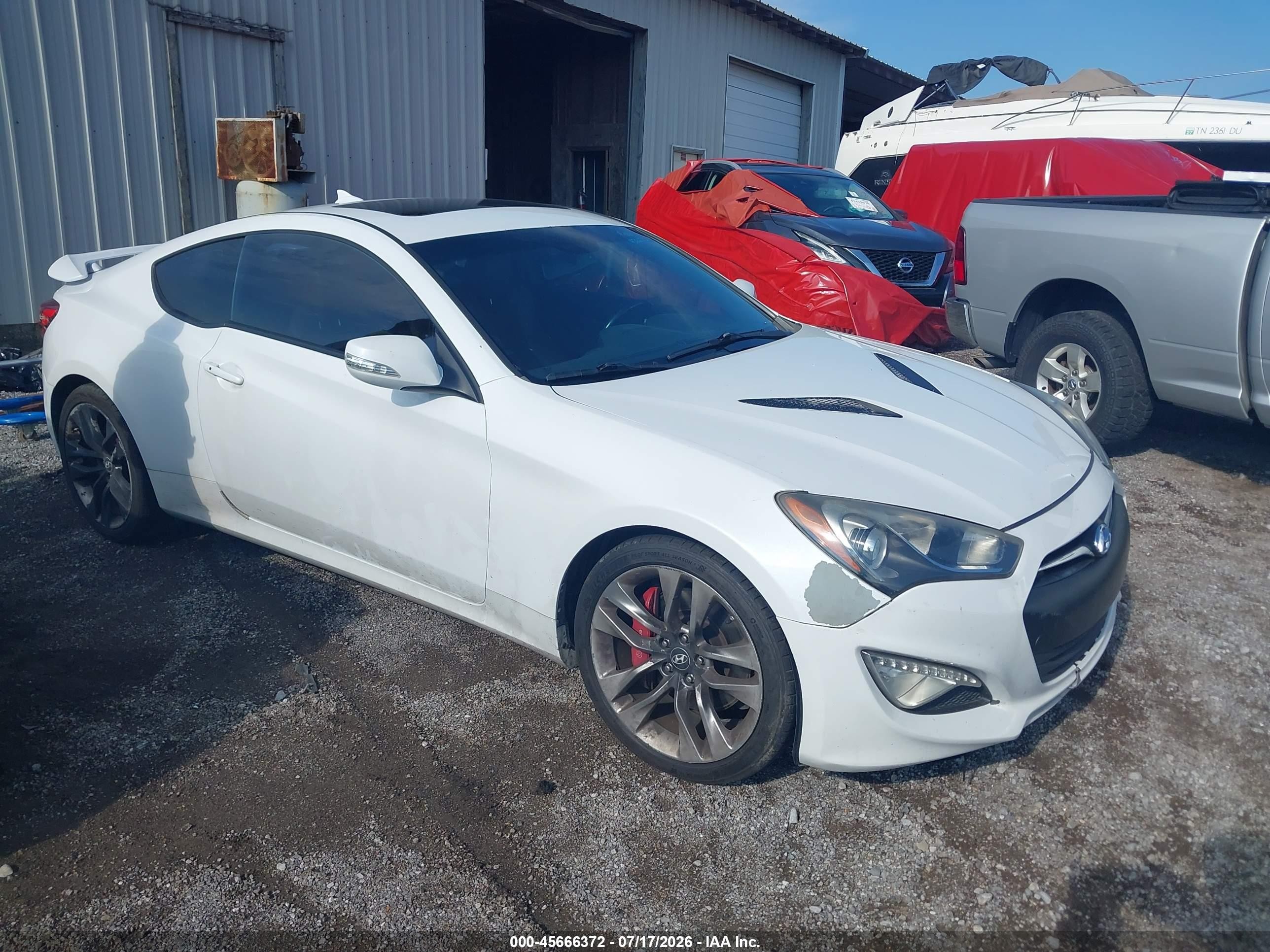 2016 Hyundai Genesis Coupe Ultimate, VIN KMHHU6KJ4GU131737 — Normal wear