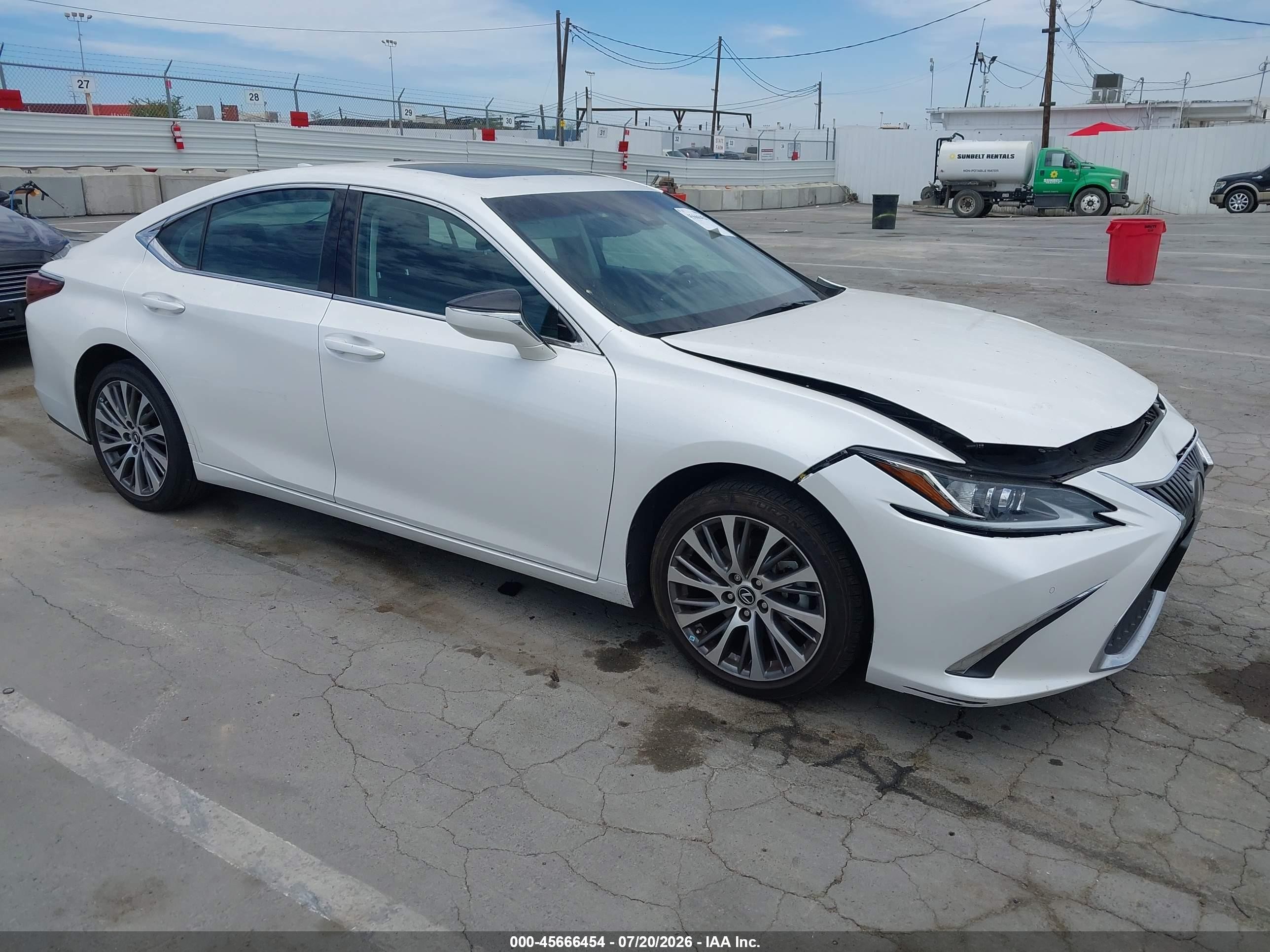 2021 Lexus ES 350, VIN 58ADZ1B19MU096796 — Front end