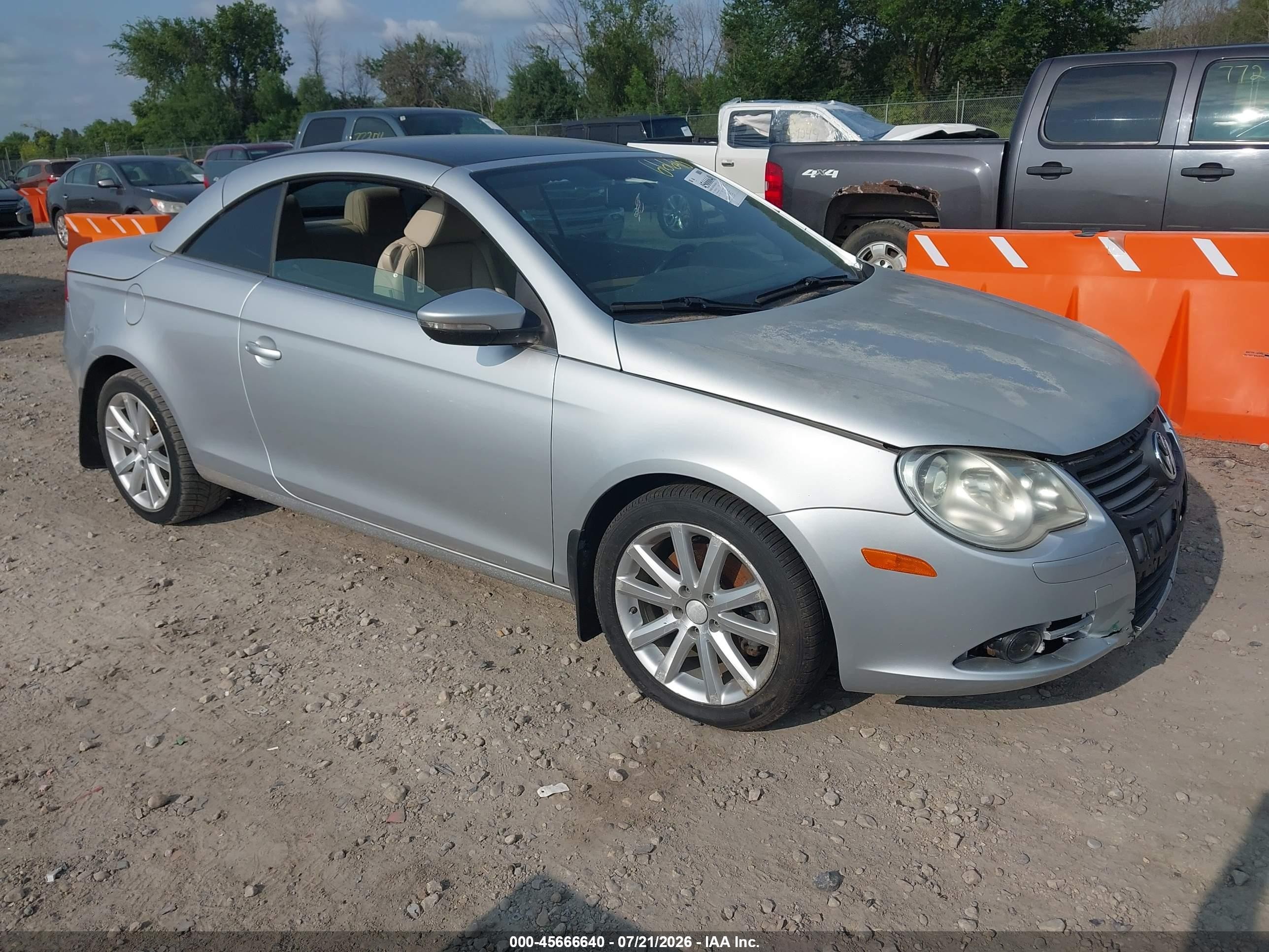 2010 Volkswagen Eos Komfort, VIN WVWBA7AH4AV018136 — Normal wear