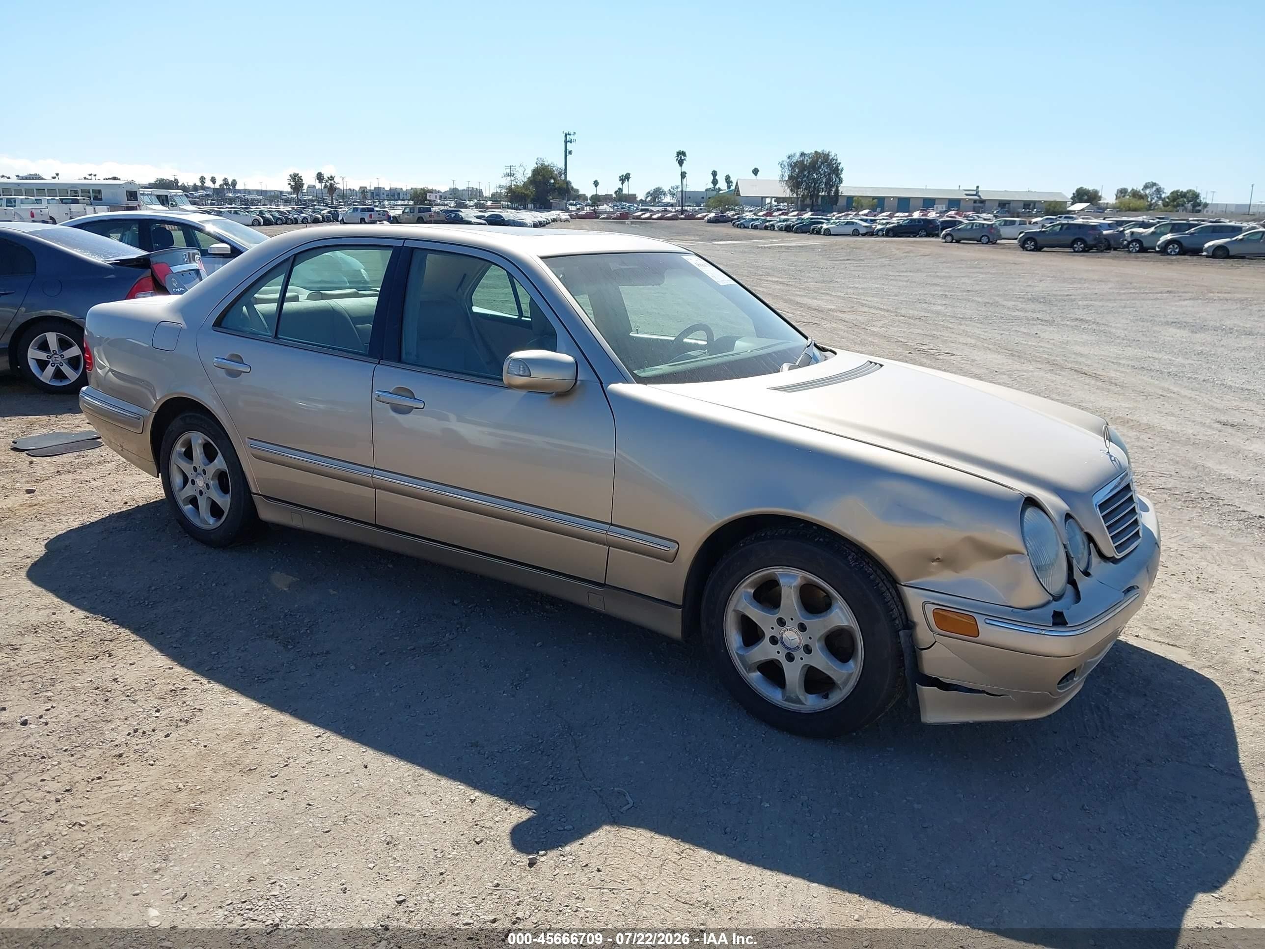 2002 Mercedes-Benz E 320, VIN WDBJF65J22B454733 — Front end