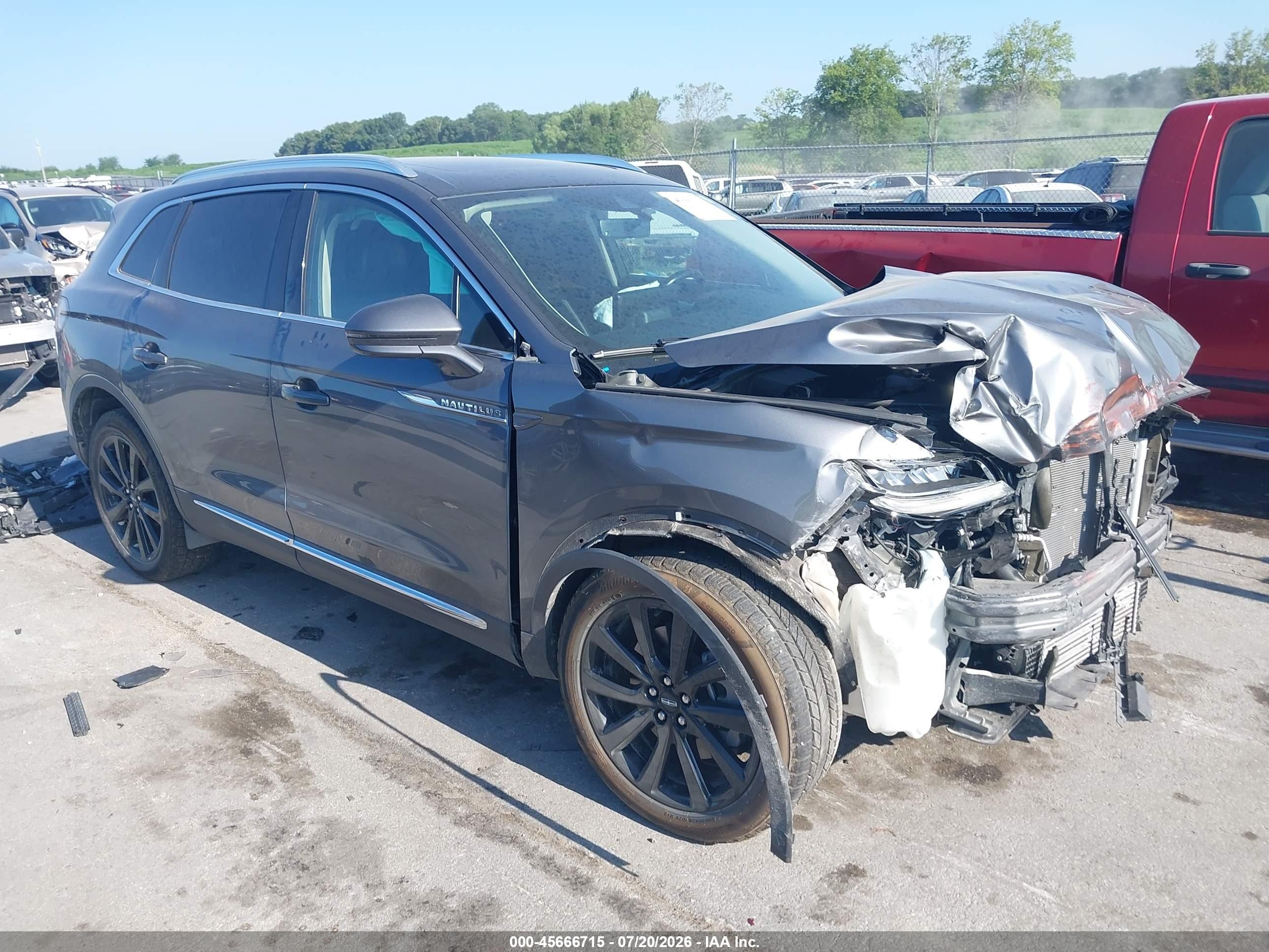 2022 Lincoln Nautilus Reserve, VIN 2LMPJ8K97NBL08777 — Front end